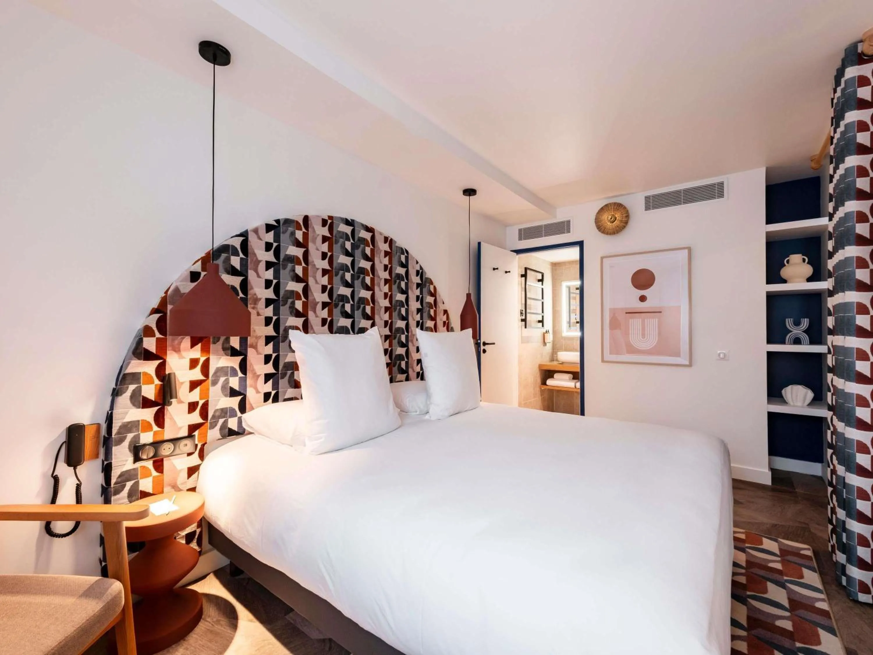 Bedroom, Bed in Mercure Quiberon Hotel