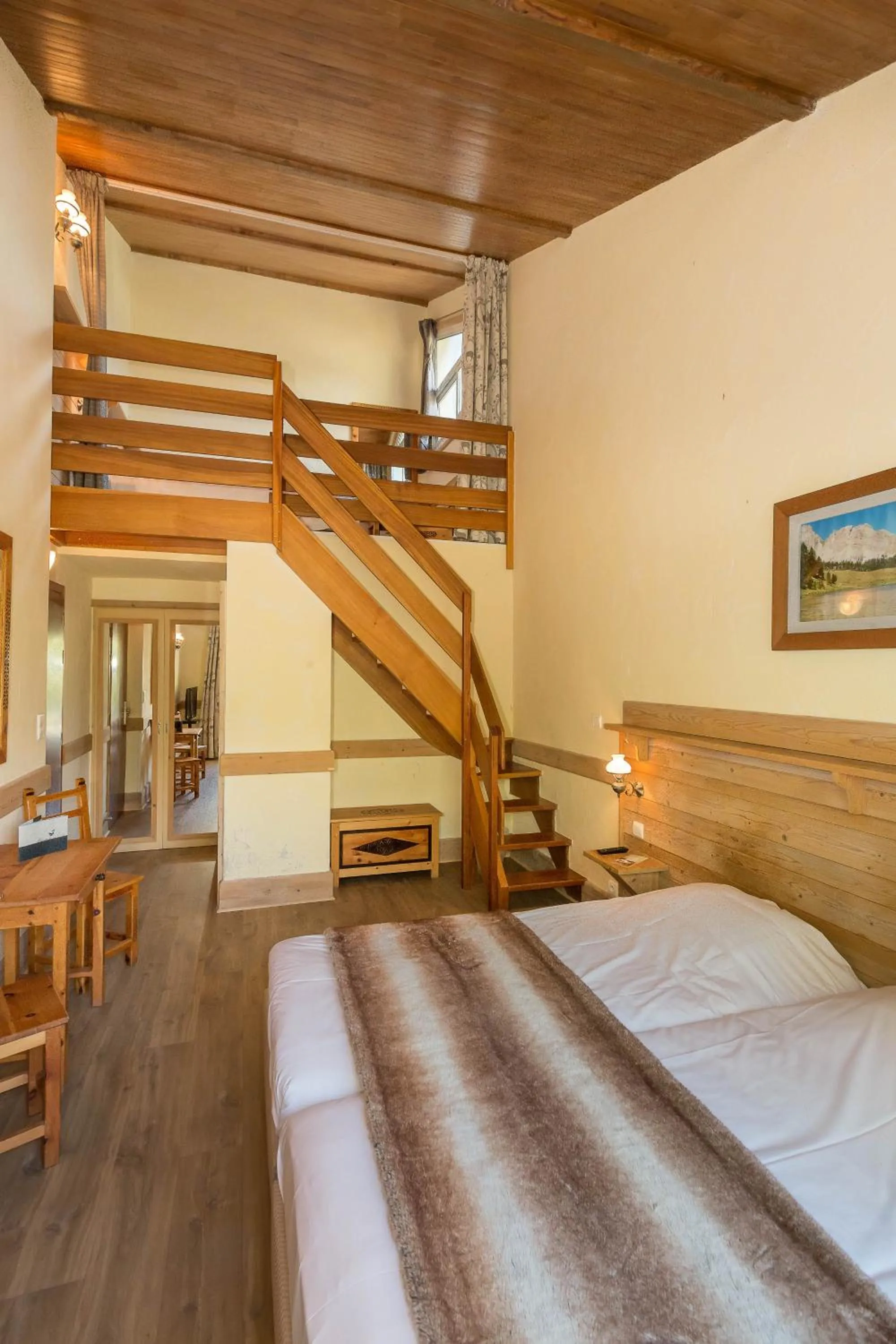 Photo of the whole room, Bed in Hôtel & Spa Les Bartavelles