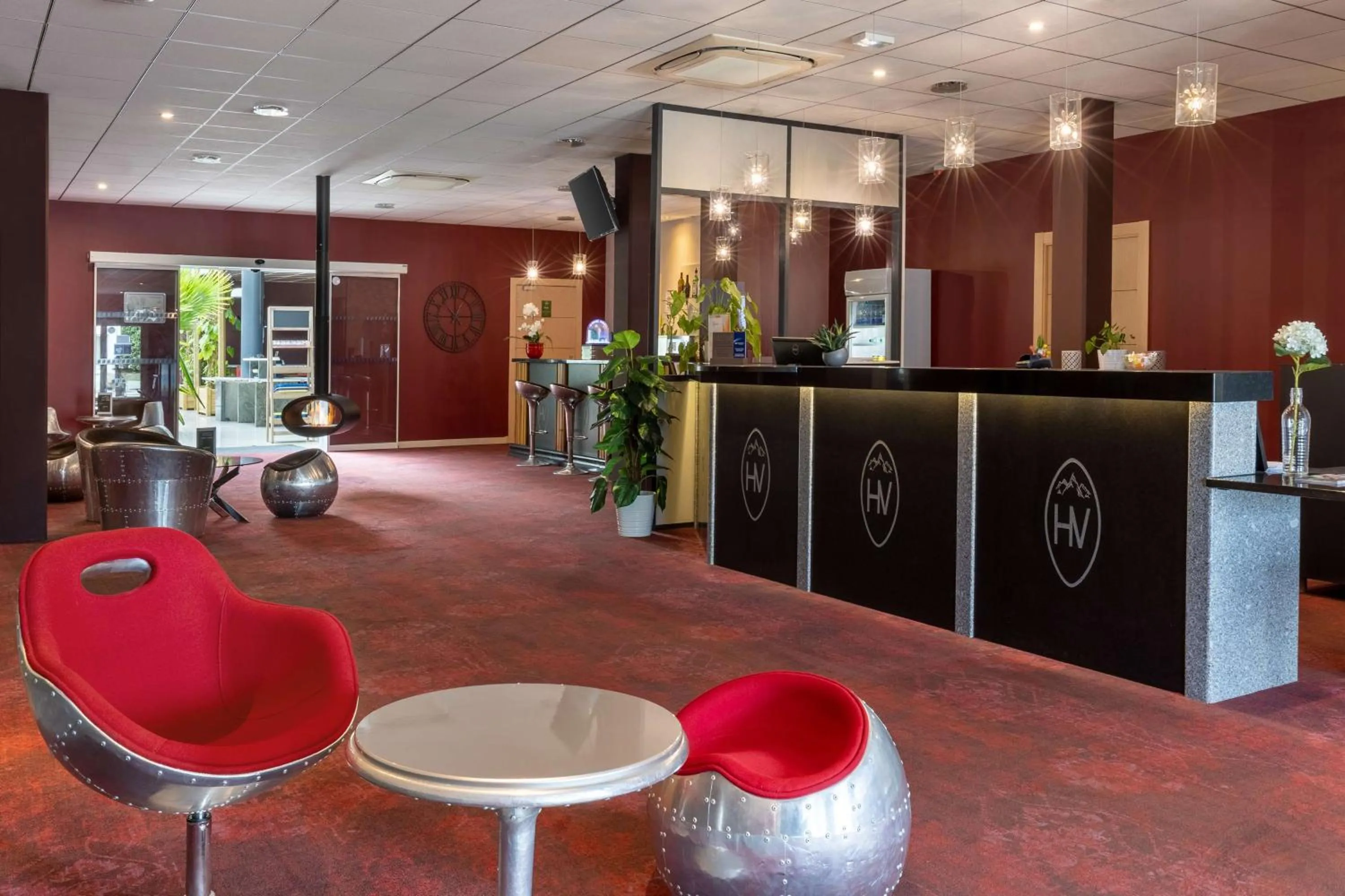 Lobby or reception in Best Western Hotel & SPA Pau Lescar Aeroport