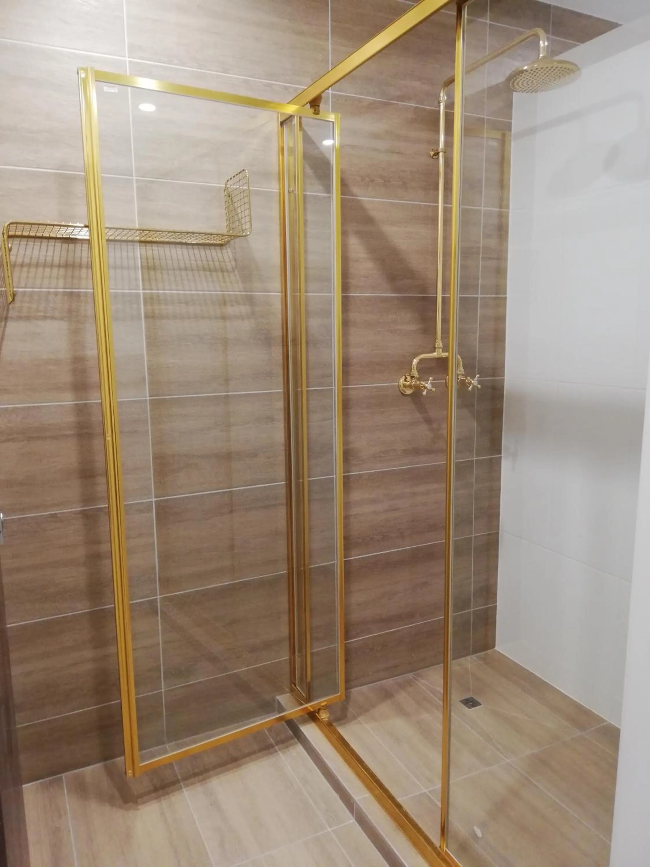 Shower in Brisbane Quarters