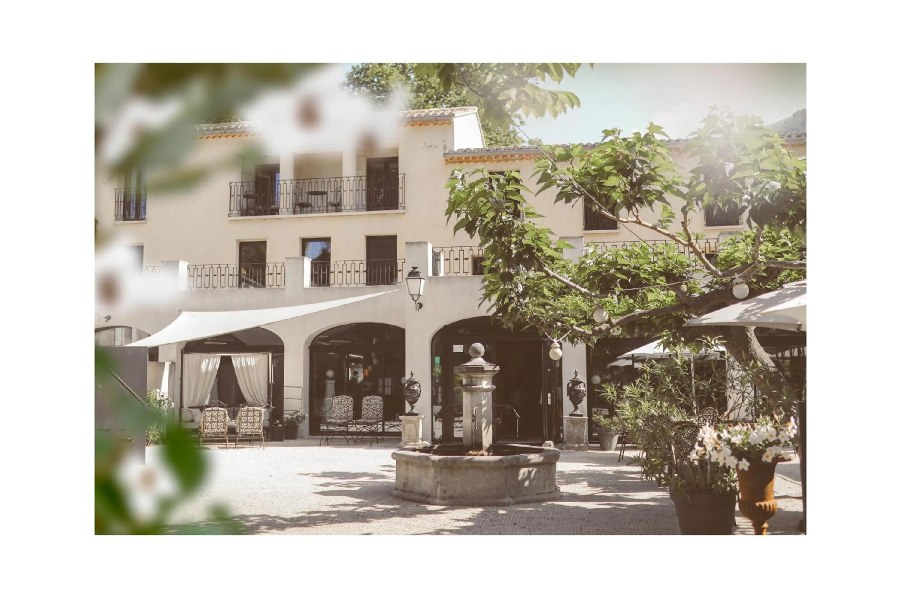 Property building in Logis Hôtel Restaurant du Parc