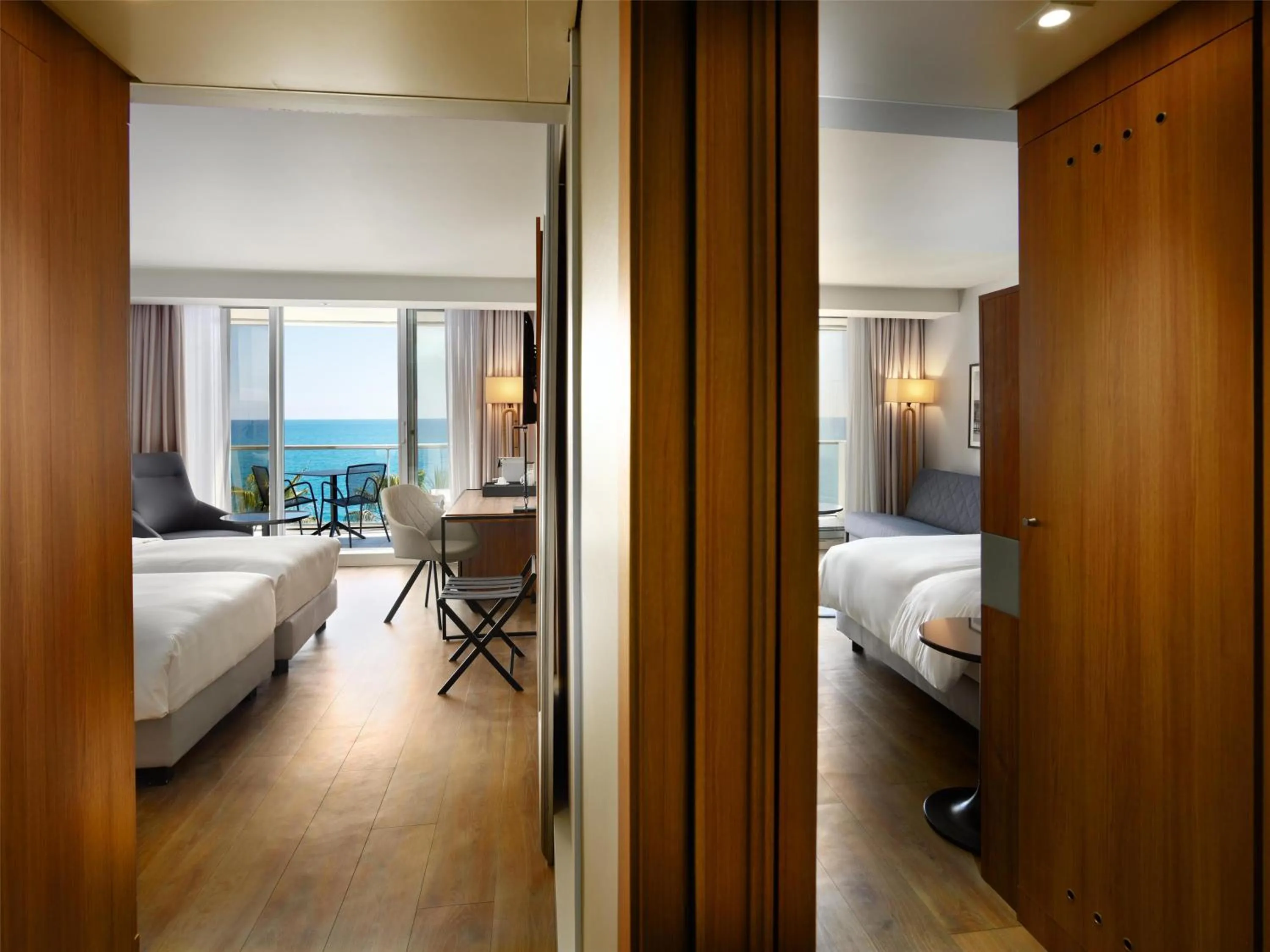 Bedroom, Bed in Radisson Blu Hotel Nice