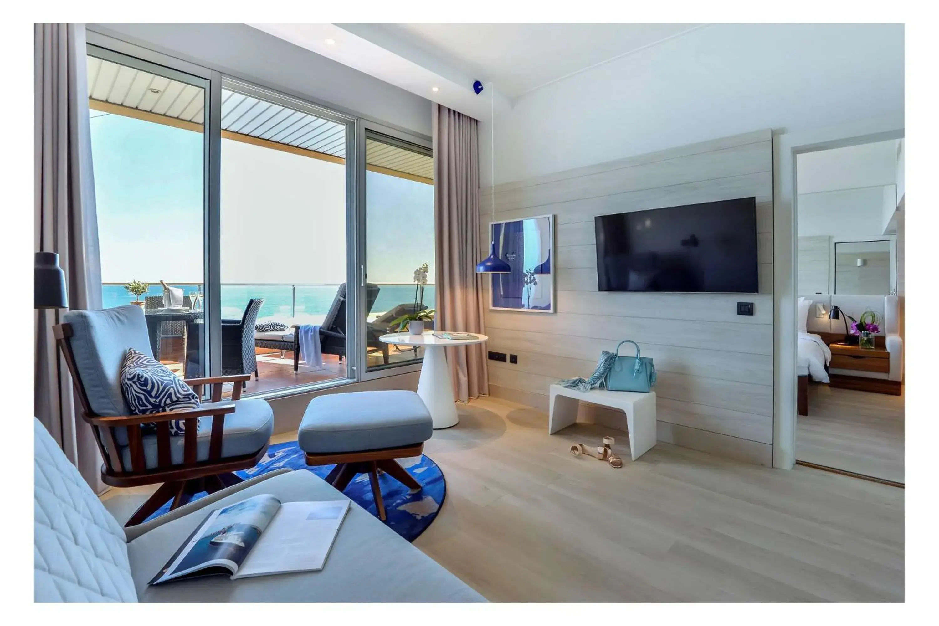 Sea View Suite with Terrace in Radisson Blu Hotel Nice Sea View Suite with Terrace in Radisson Blu Hotel Nice