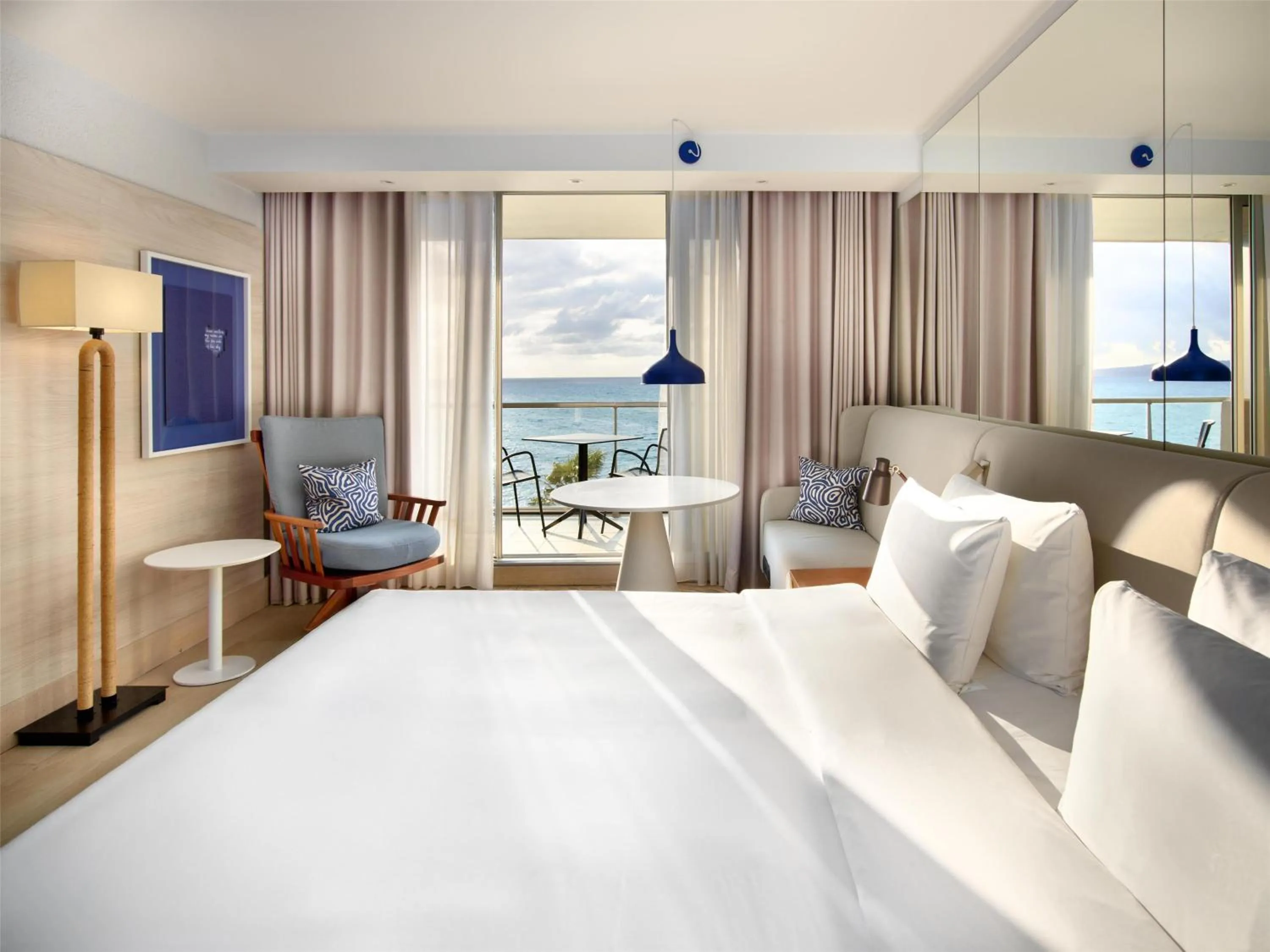 Bedroom, Bed in Radisson Blu Hotel Nice