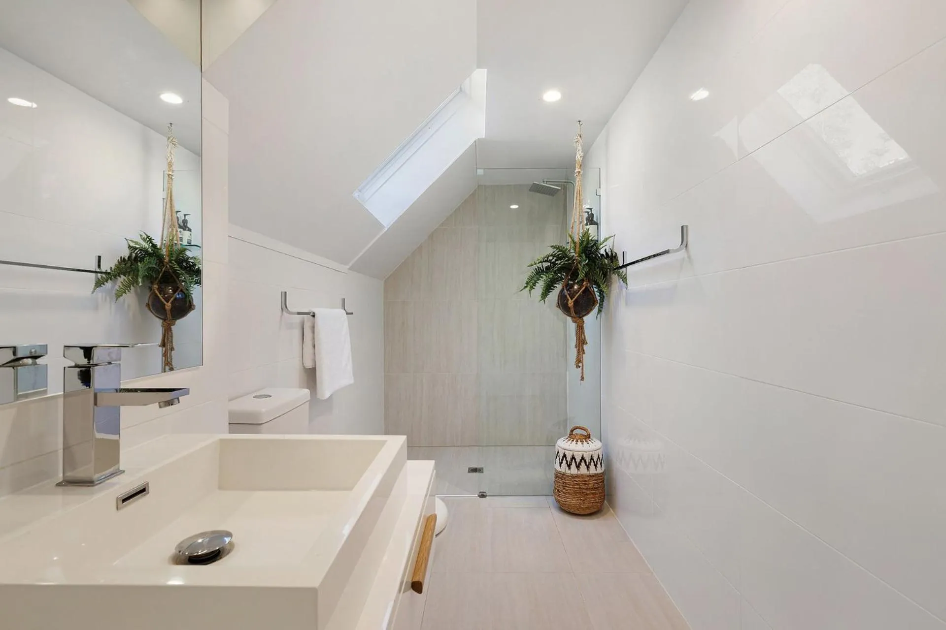 Shower in A Perfect Stay - Arya