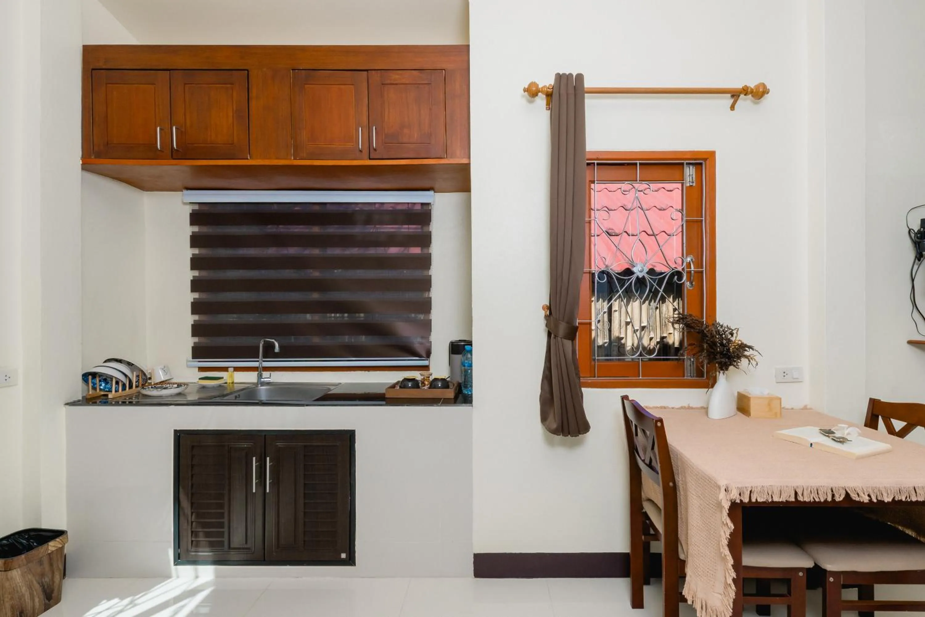 Dining area in Green Garden House