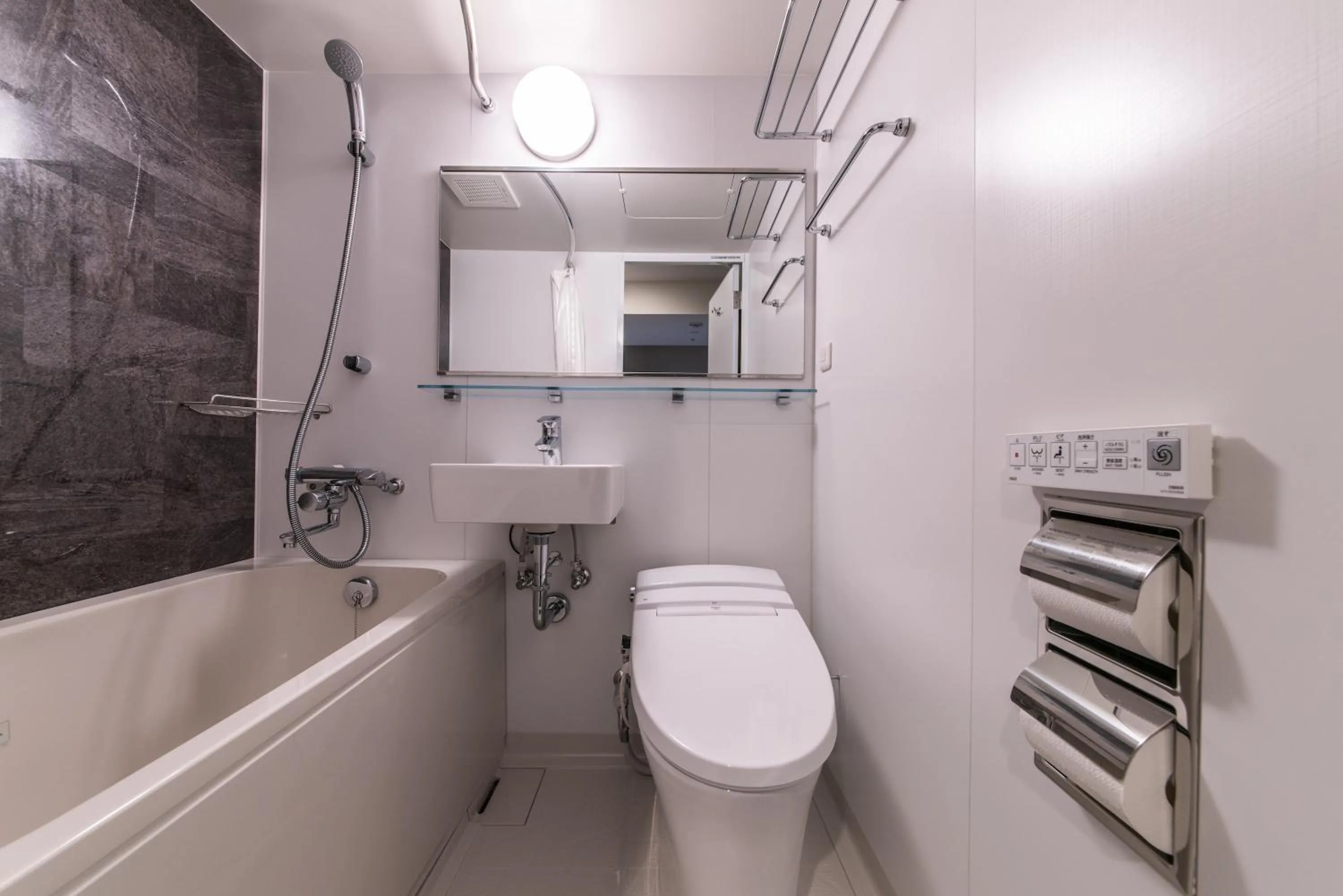 Shower in Hotel Vista Tokyo Tsukiji