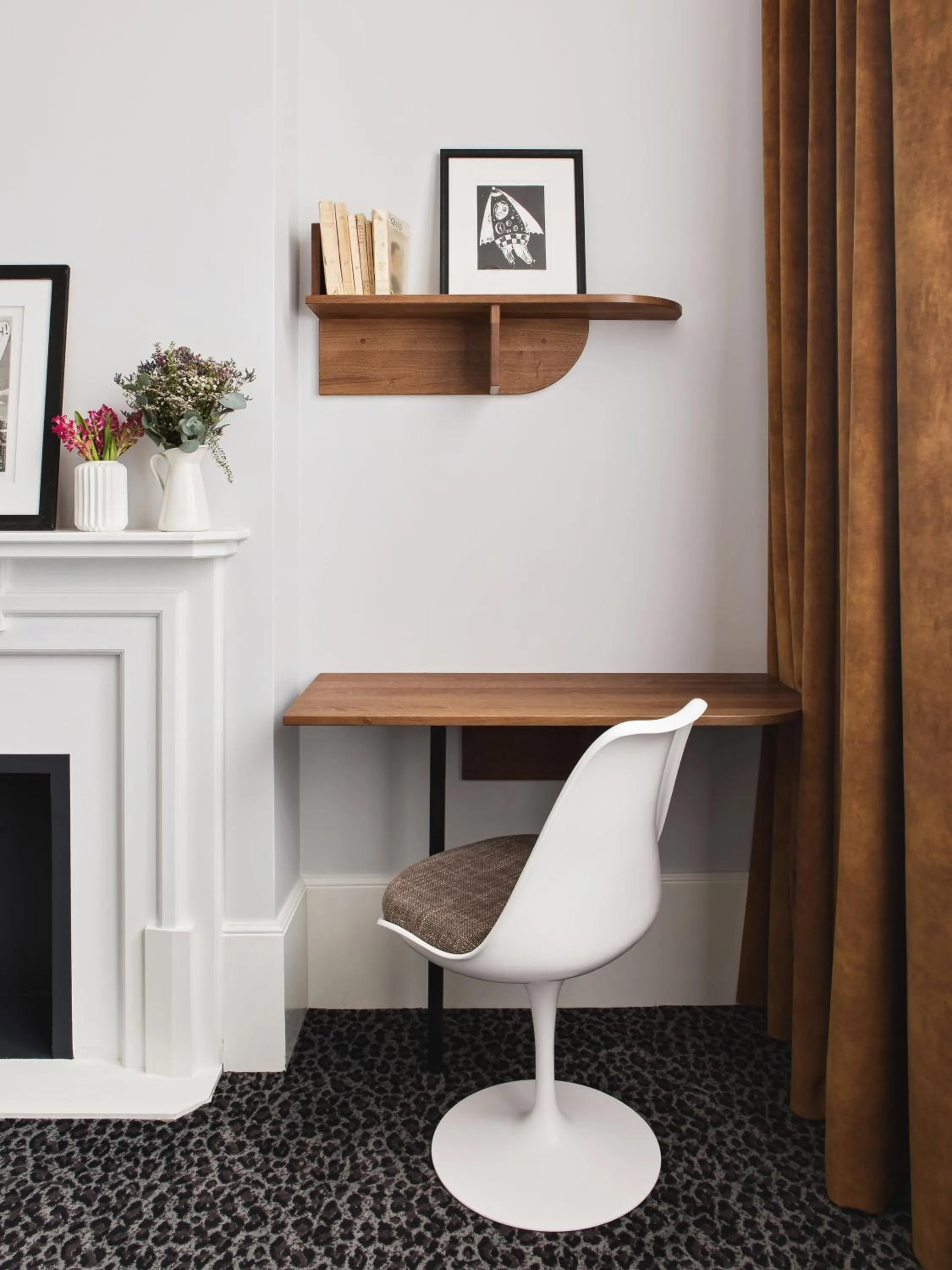 Seating area in Hotel De Verdun 1882, BW Signature Collection