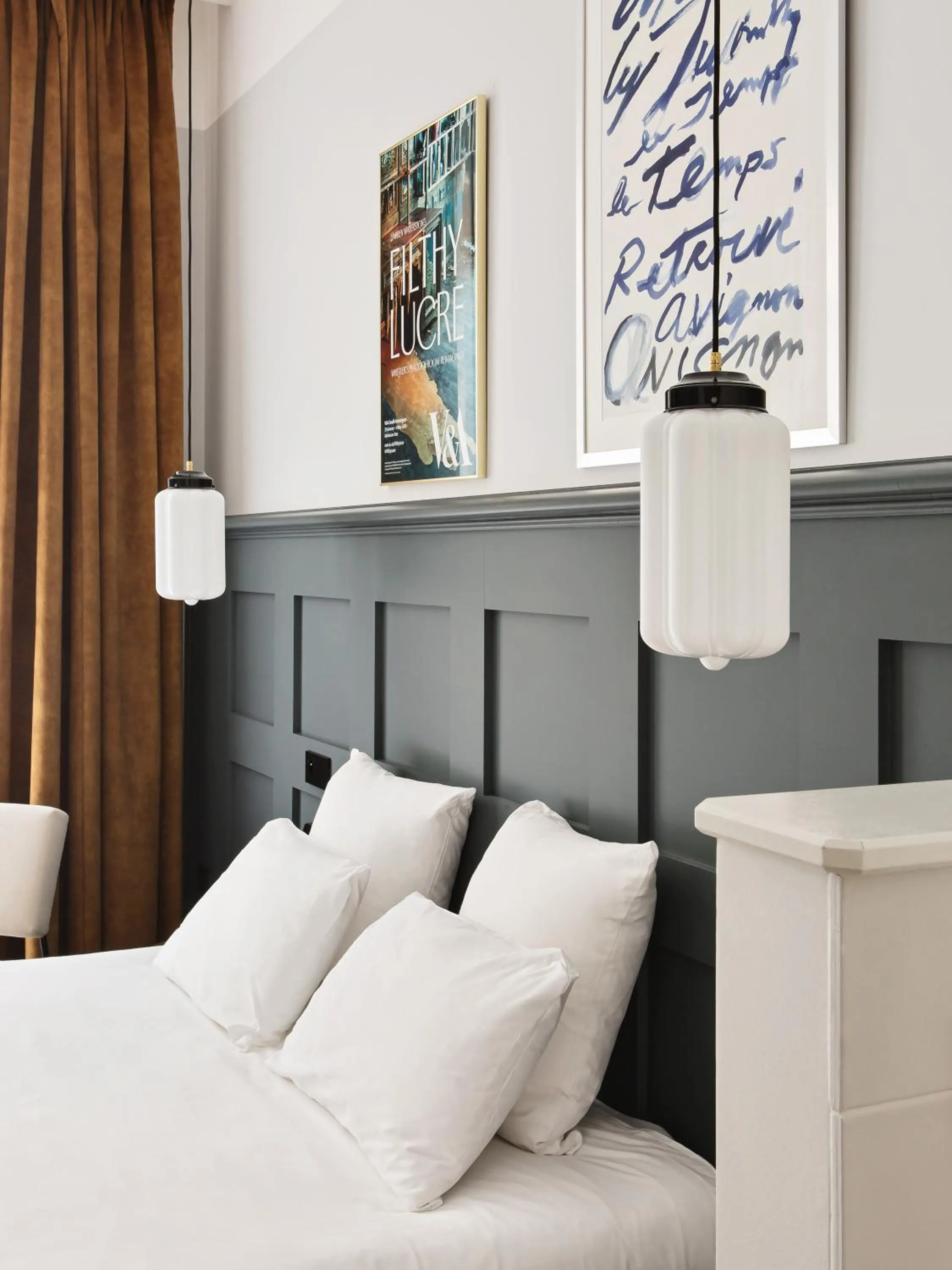 Bed in Hotel De Verdun 1882, BW Signature Collection