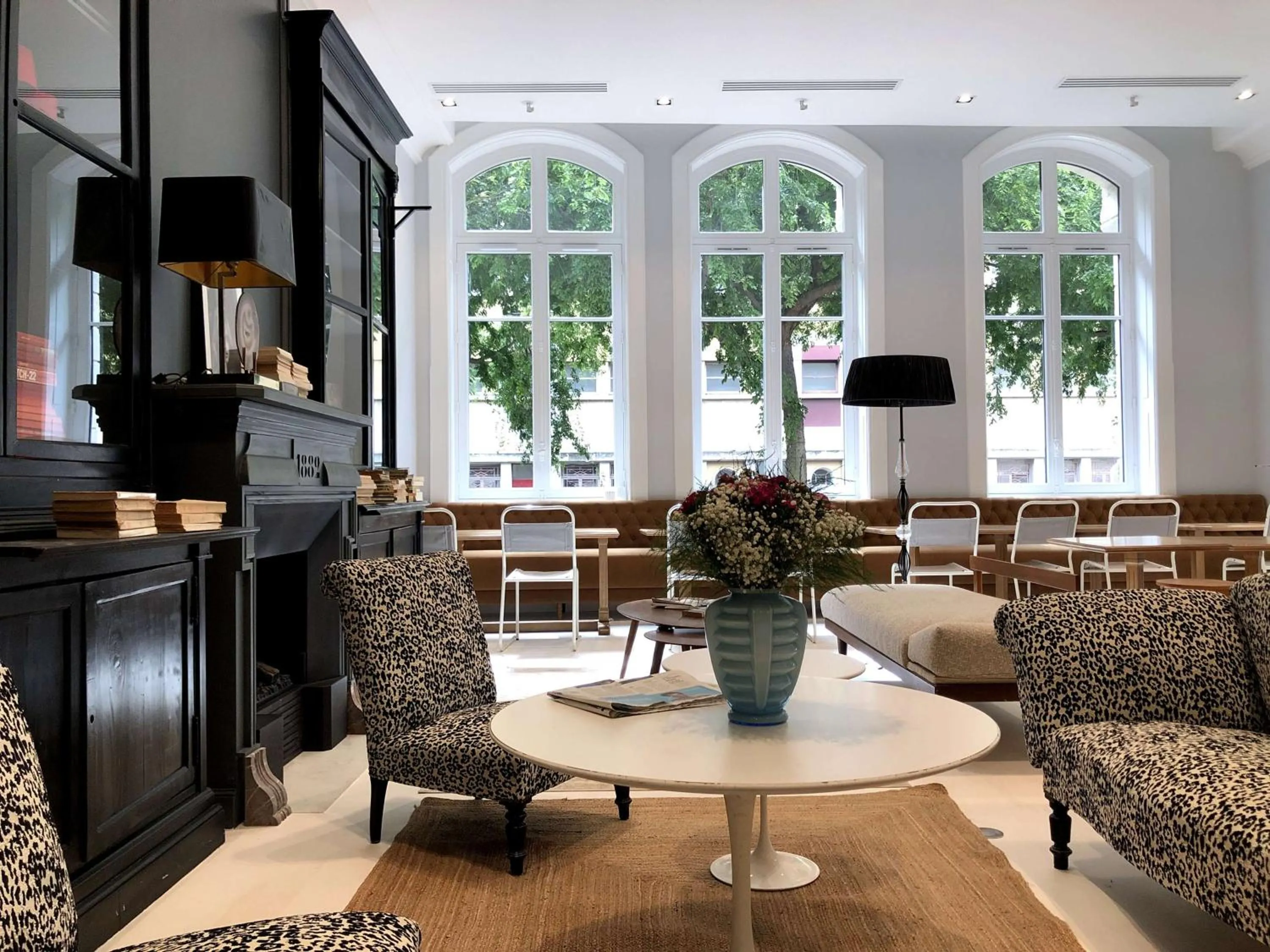 Lobby or reception in Hotel De Verdun 1882, BW Signature Collection