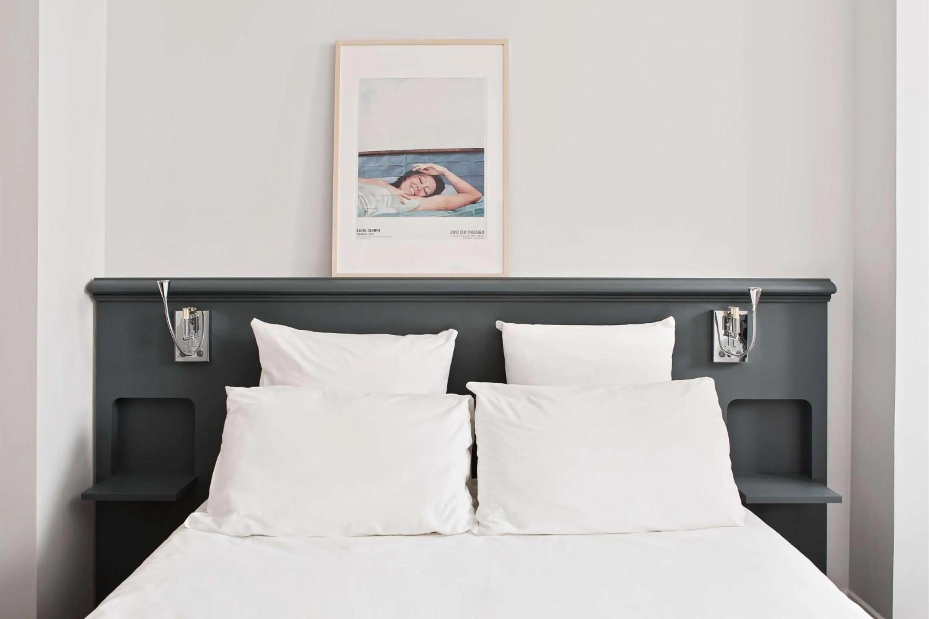 Bedroom, Bed in Hotel De Verdun 1882, BW Signature Collection