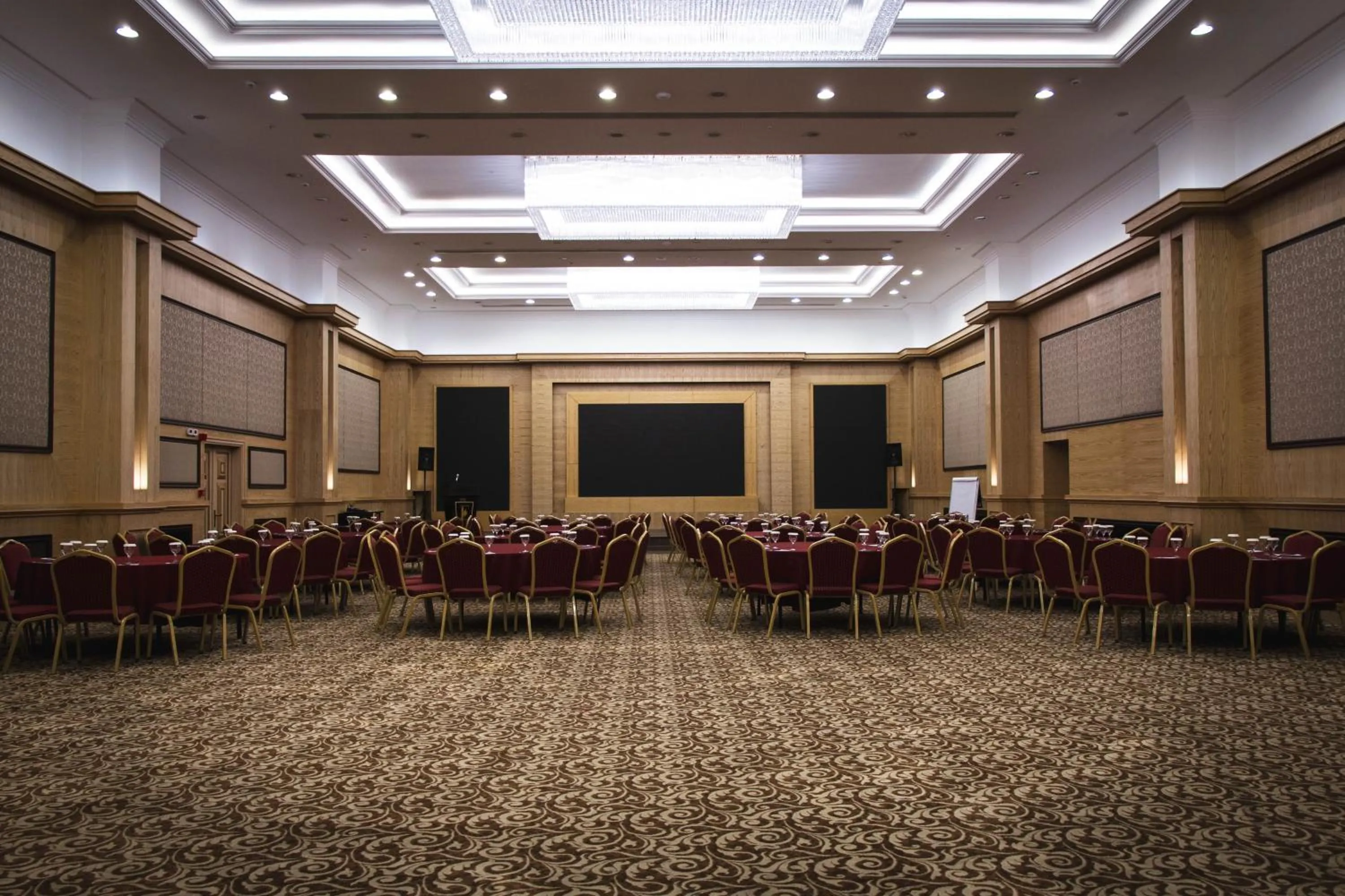 Business facilities in Erbil International Hotel