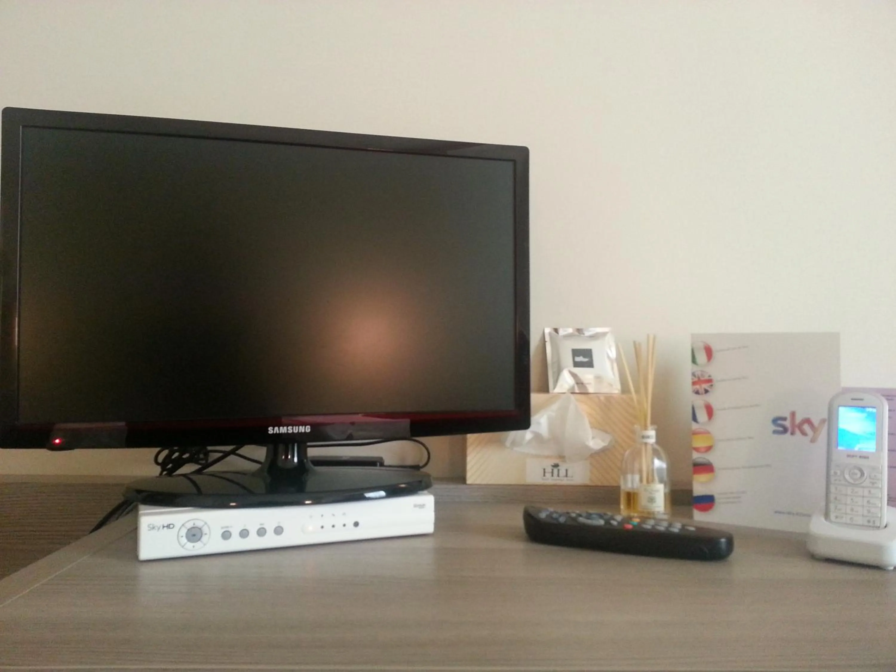 TV and multimedia in HLL Hotel Lungolago Lecco-Como Lake