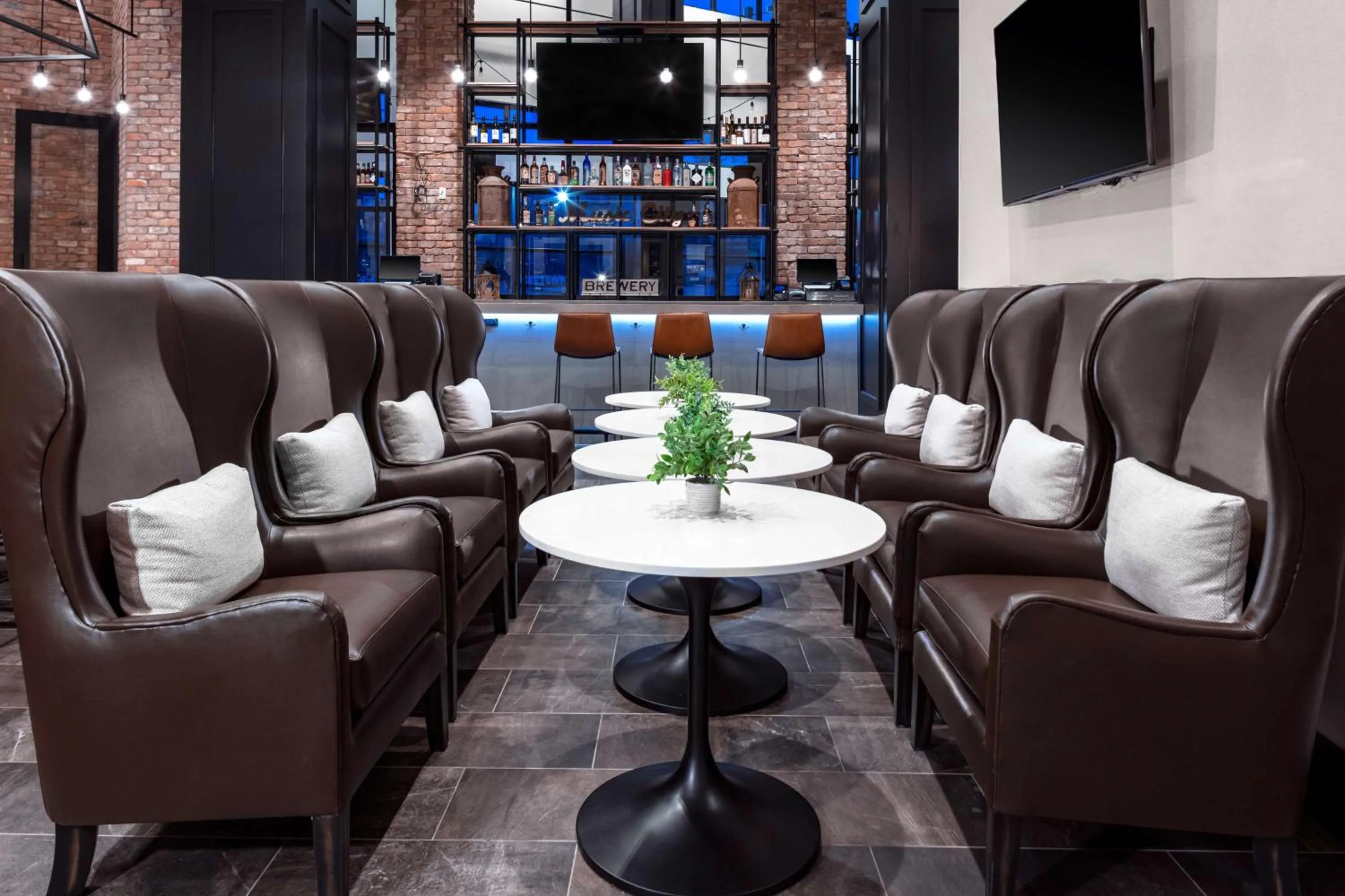 Lounge or bar in Hyatt House Nashville Downtown-Convention Center