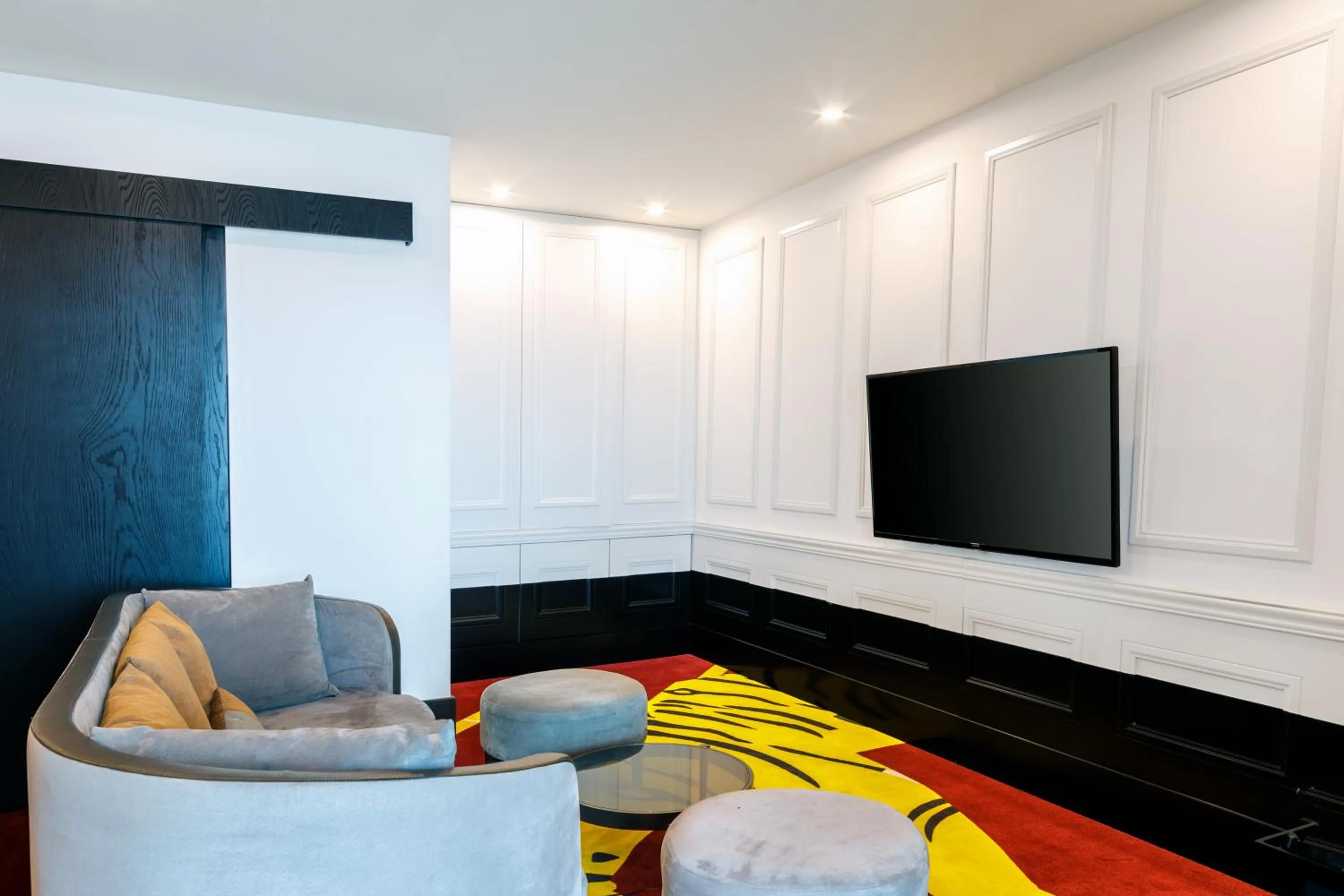 TV and multimedia in Mercure Baku City