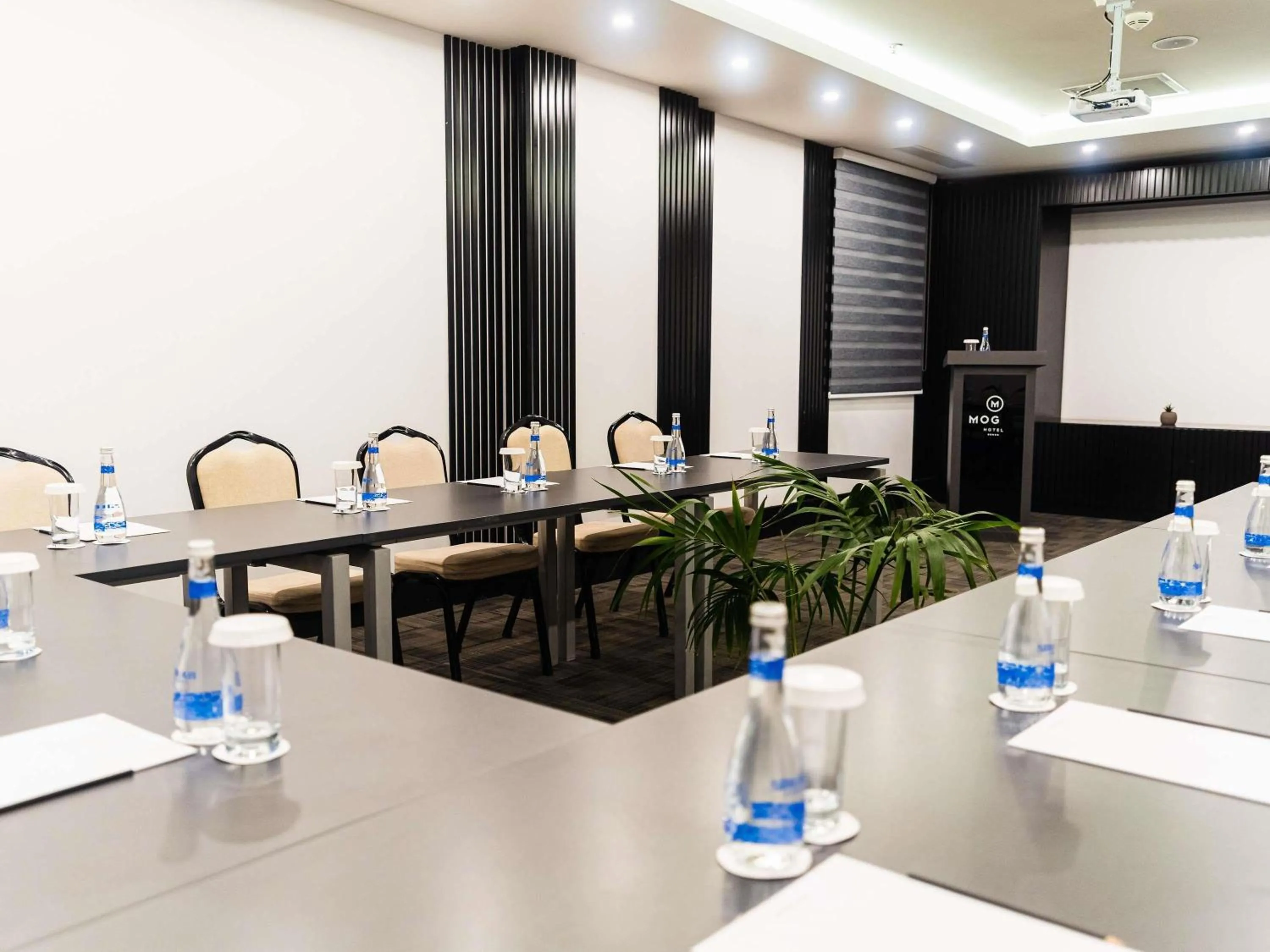 Business facilities in Mercure Baku City