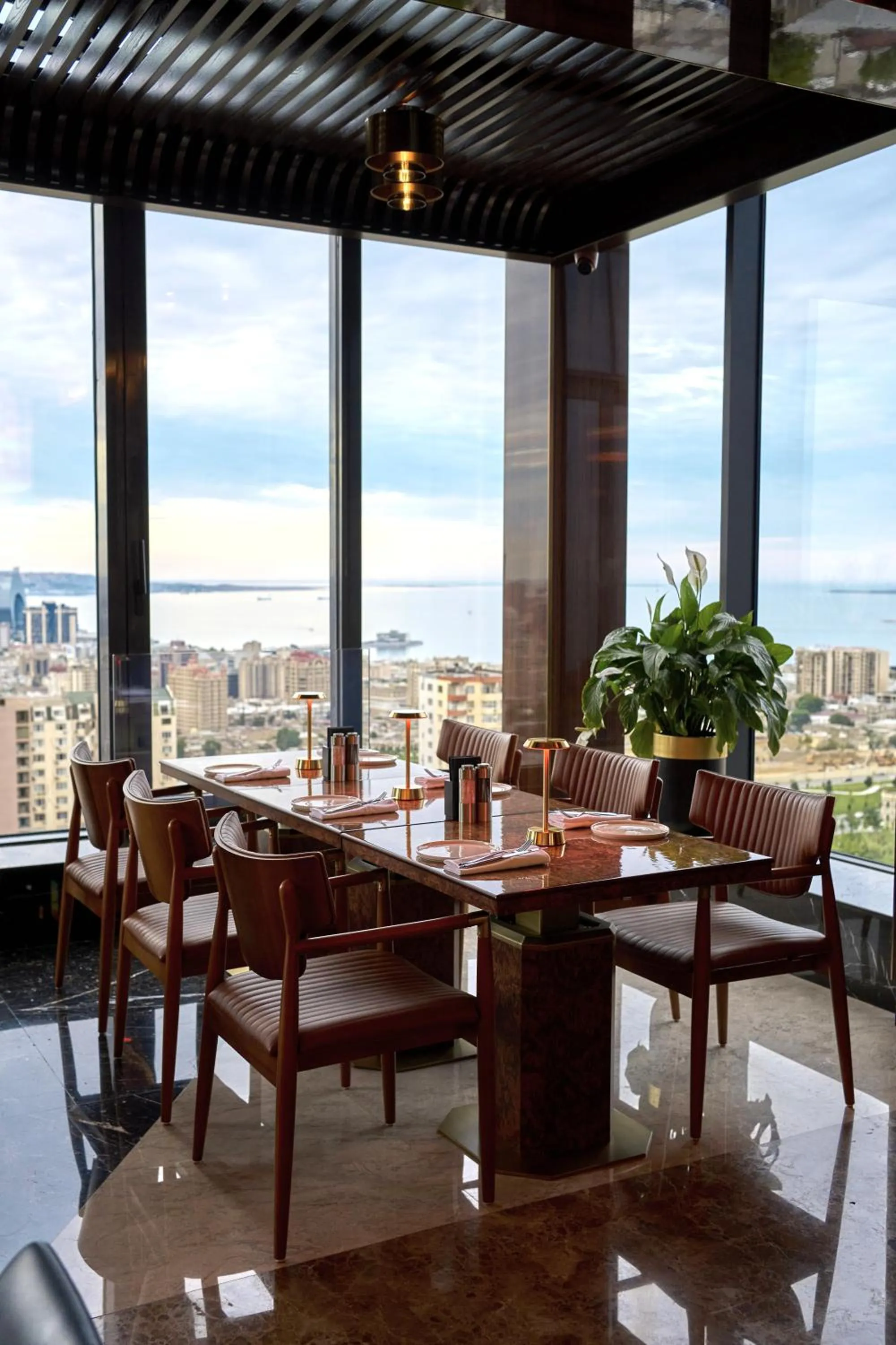 Restaurant/places to eat in Mercure Baku City