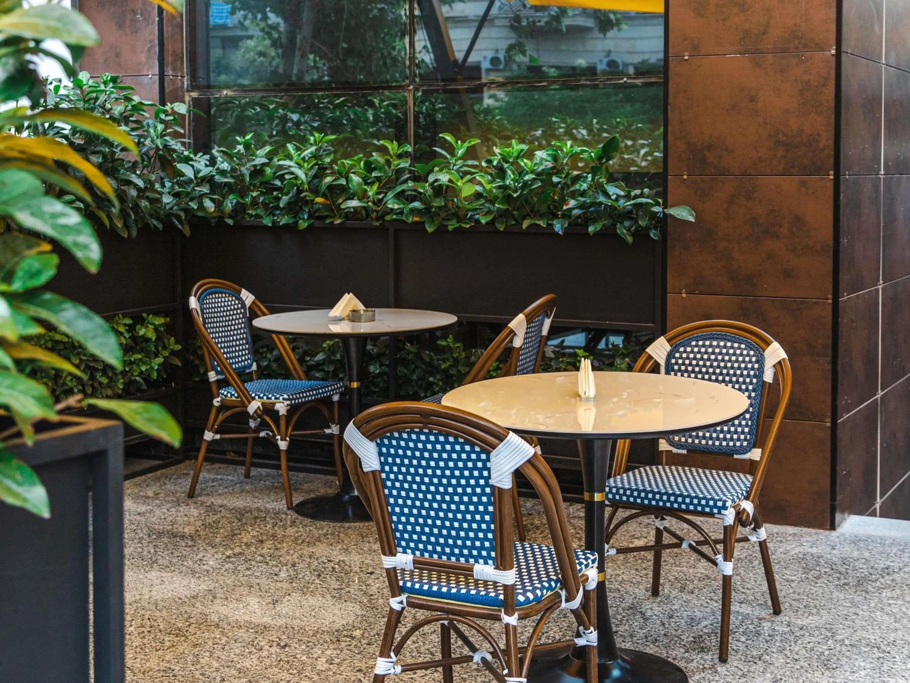 Restaurant/places to eat in Mercure Baku City