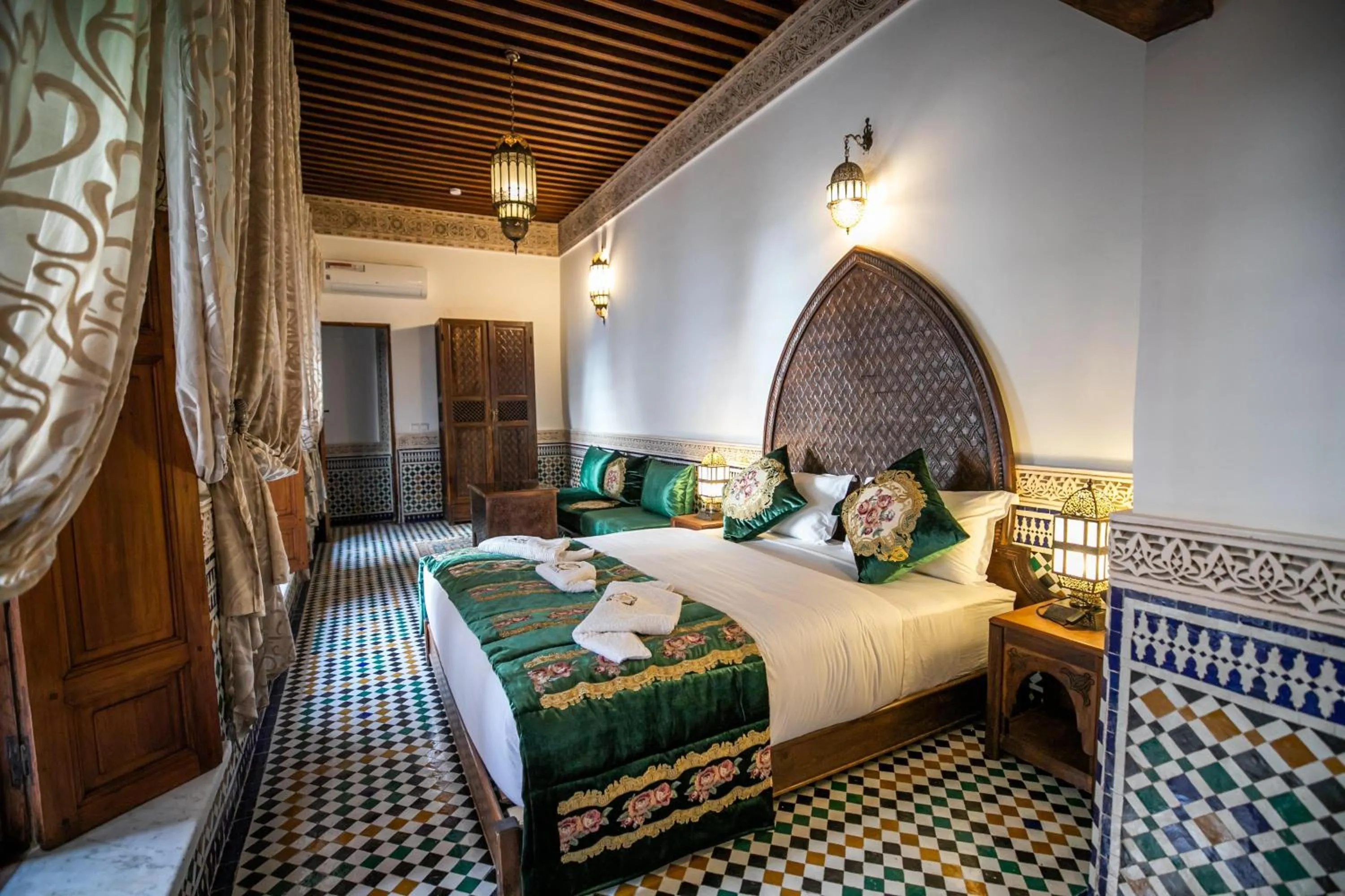 Photo of the whole room, Bed in Riad Sidrat Fes