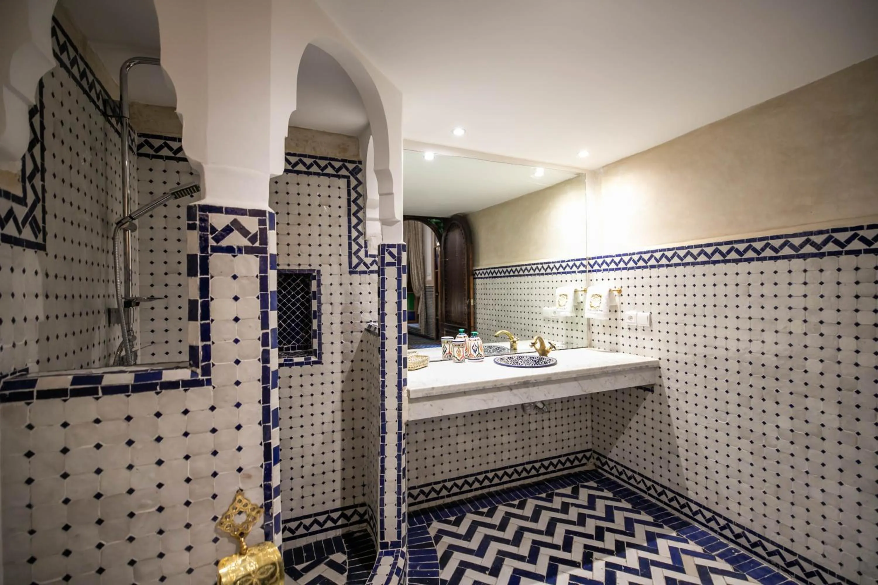 Shower in Riad Sidrat Fes