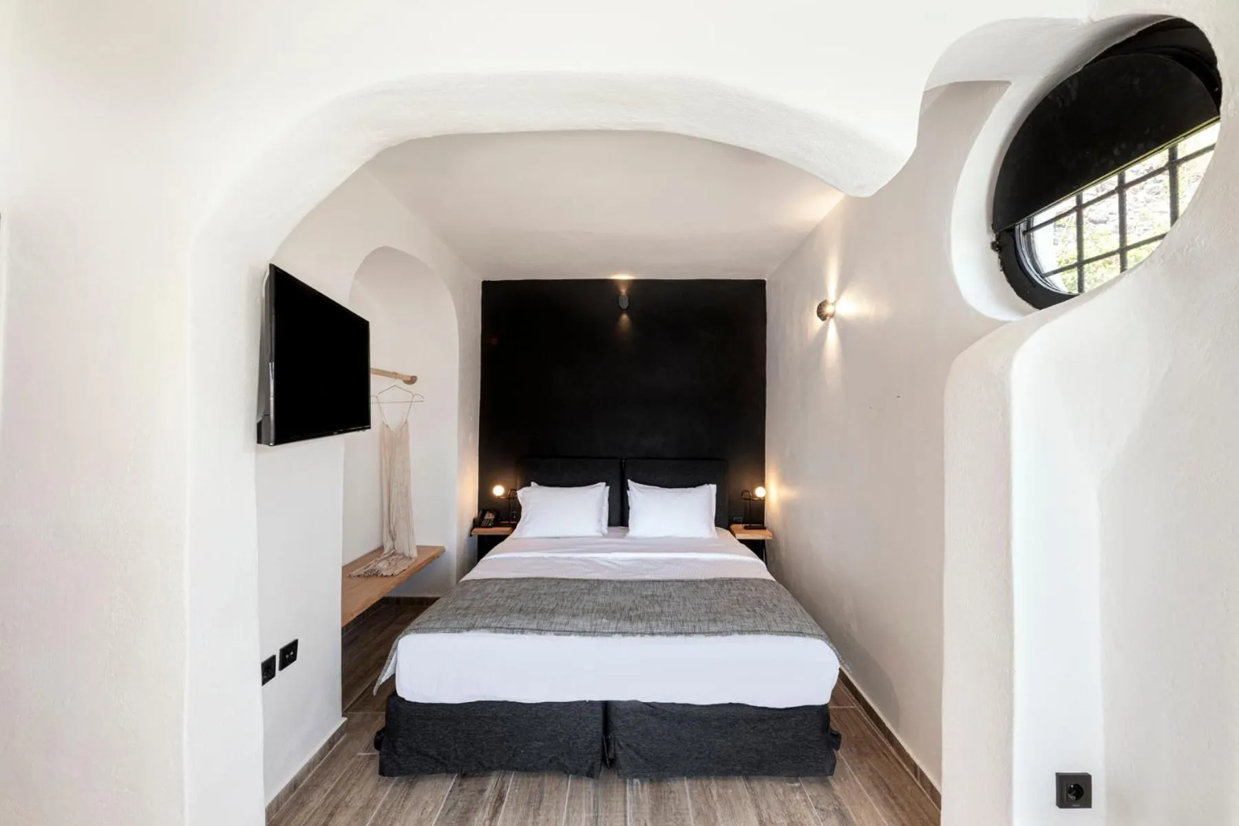 Bedroom, Bed in Pearl of Caldera Oia - Boutique Hotel by Pearl Hotel Collection
