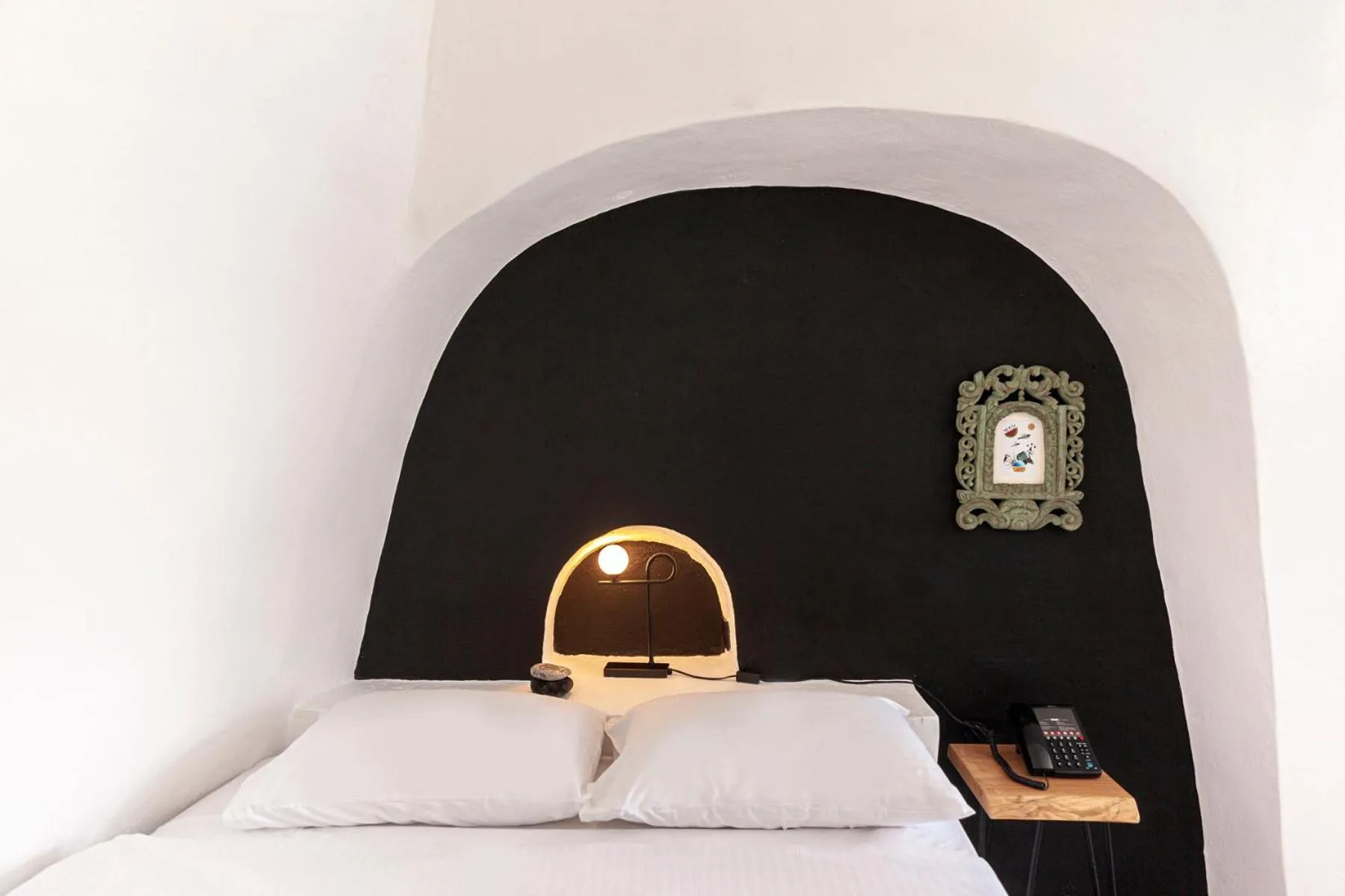 Decorative detail, Bed in Pearl of Caldera Oia - Boutique Hotel by Pearl Hotel Collection