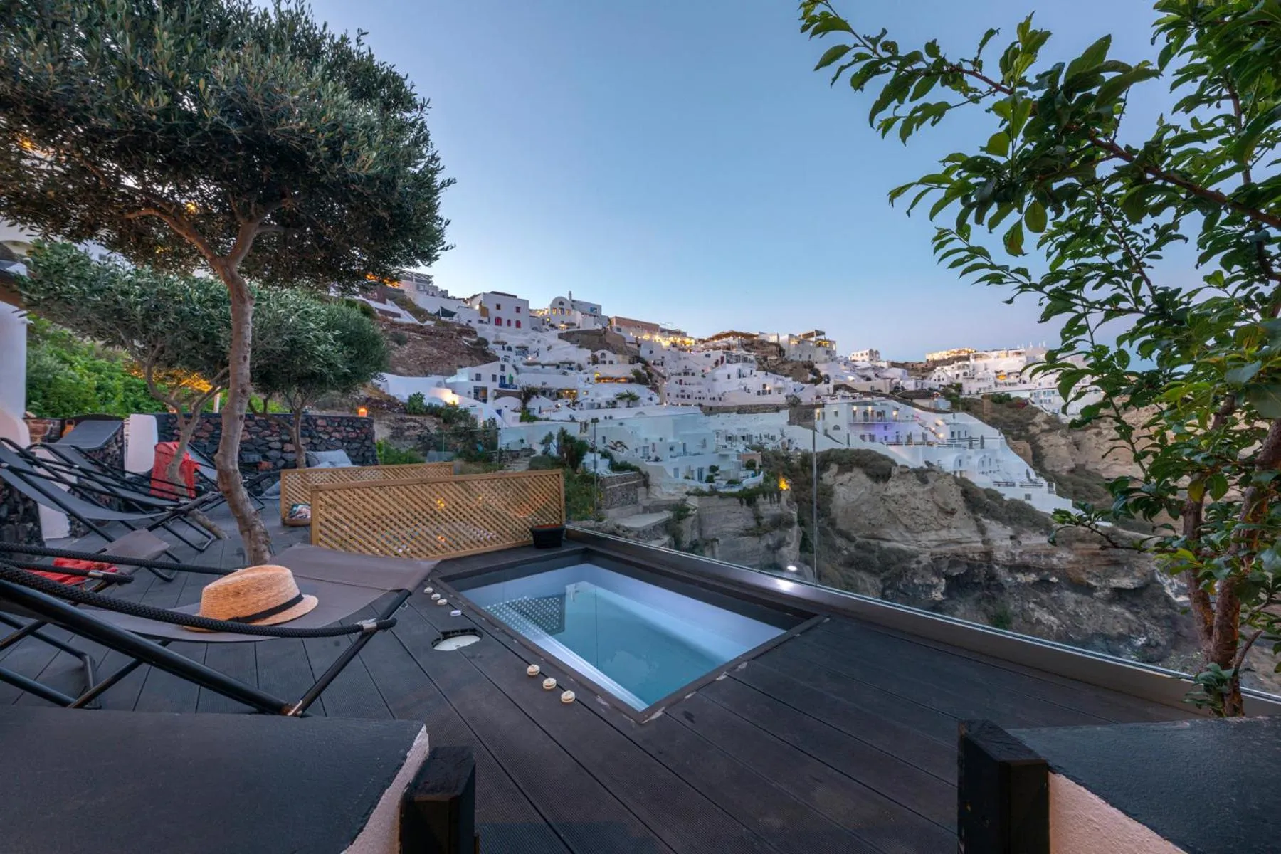 Hot Tub in Pearl of Caldera Oia - Boutique Hotel by Pearl Hotel Collection