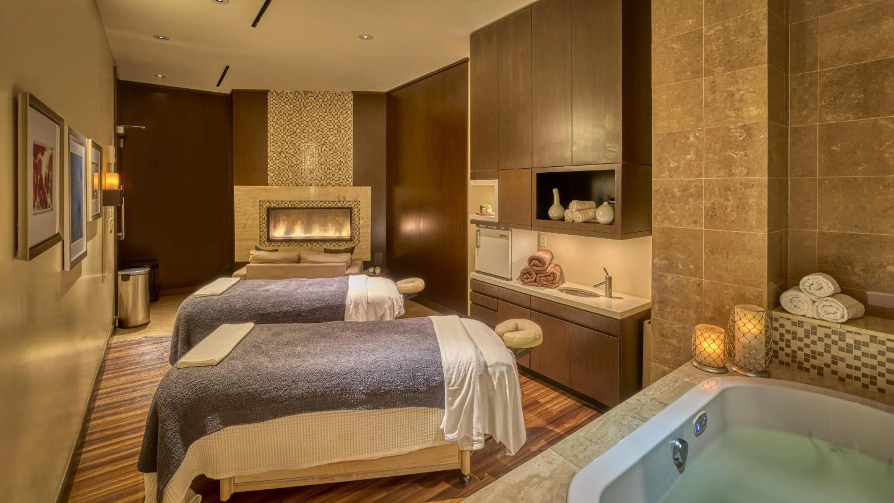 Spa and wellness centre/facilities, Bed in Harrah's Resort Atlantic City, A Caesars Destination