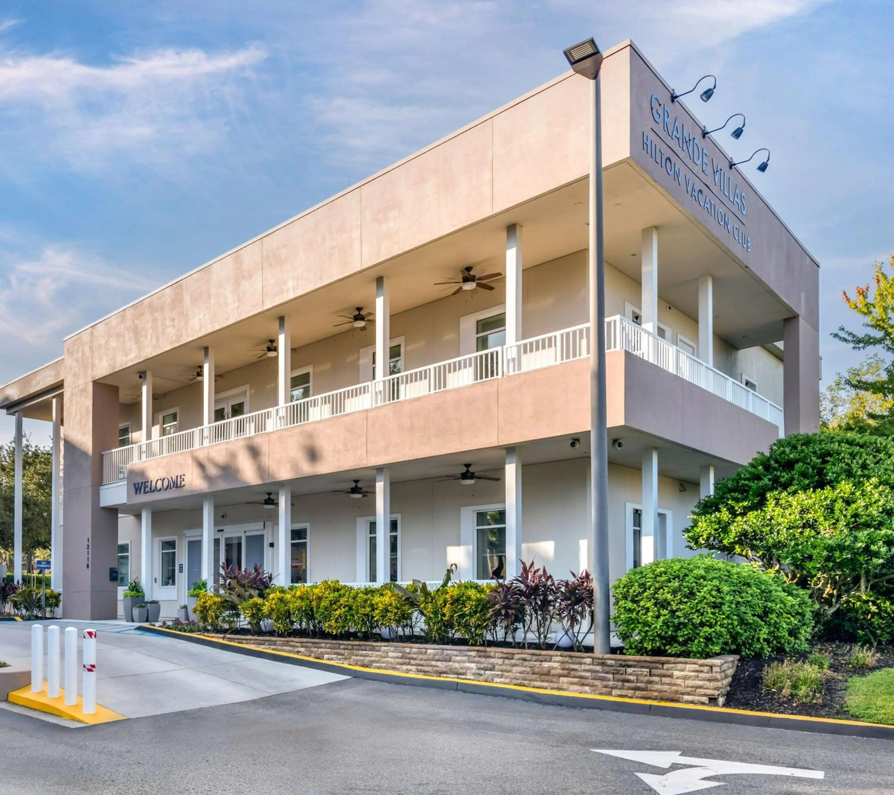 Property building in Hilton Vacation Club Grande Villas Orlando