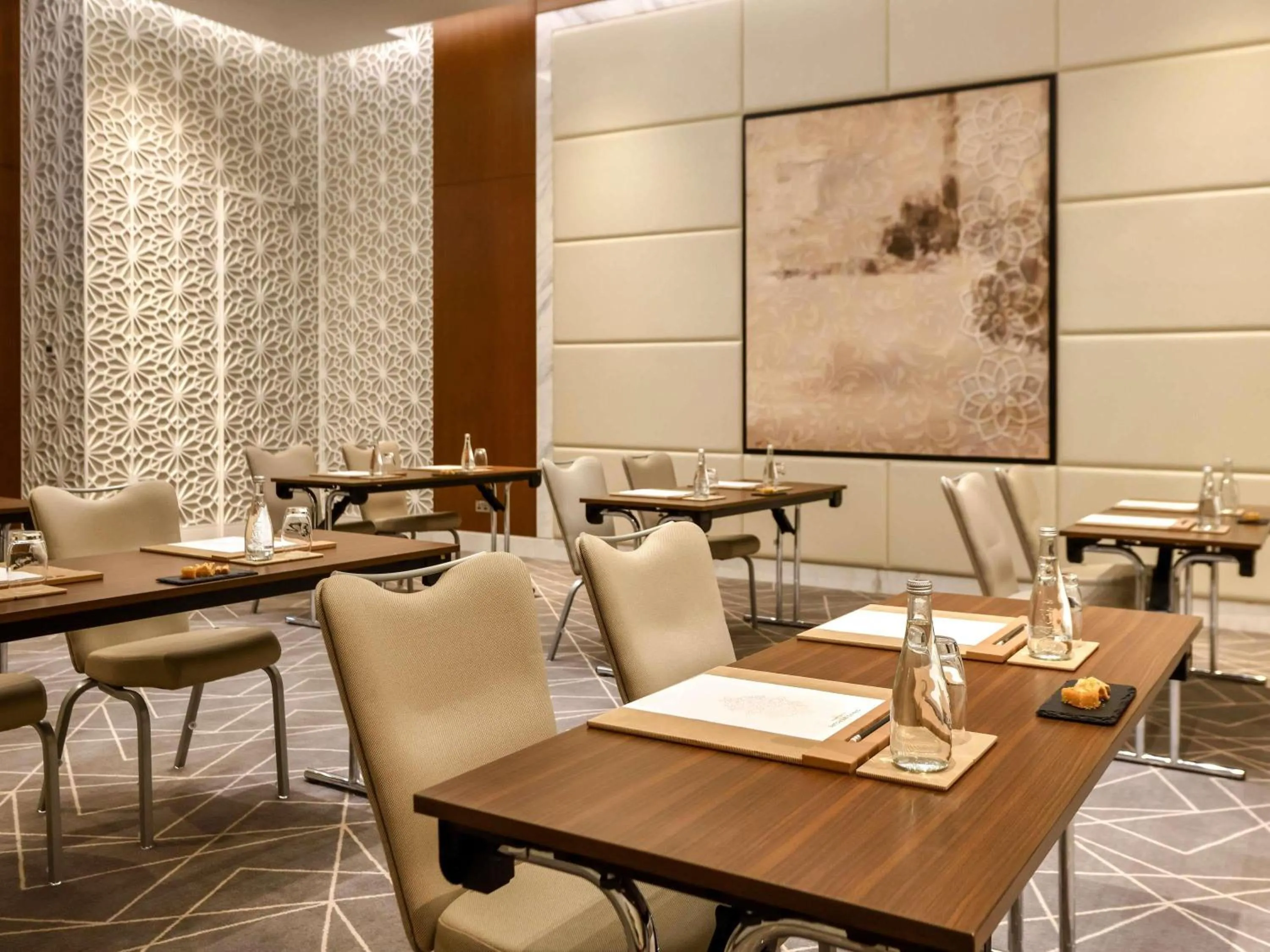 Business facilities in Grand Mercure Dubai City