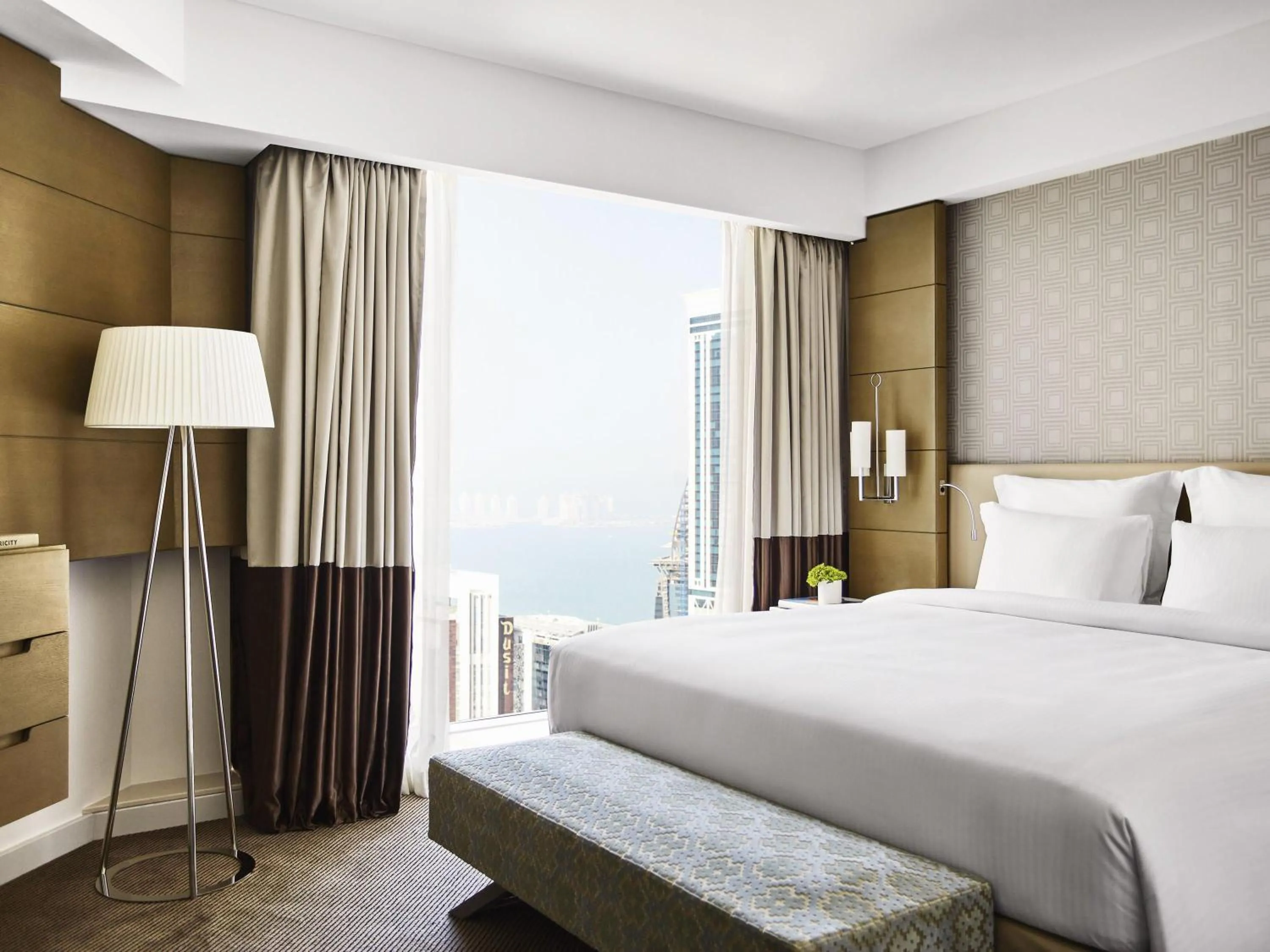 Bedroom, Bed in Pullman Doha West Bay