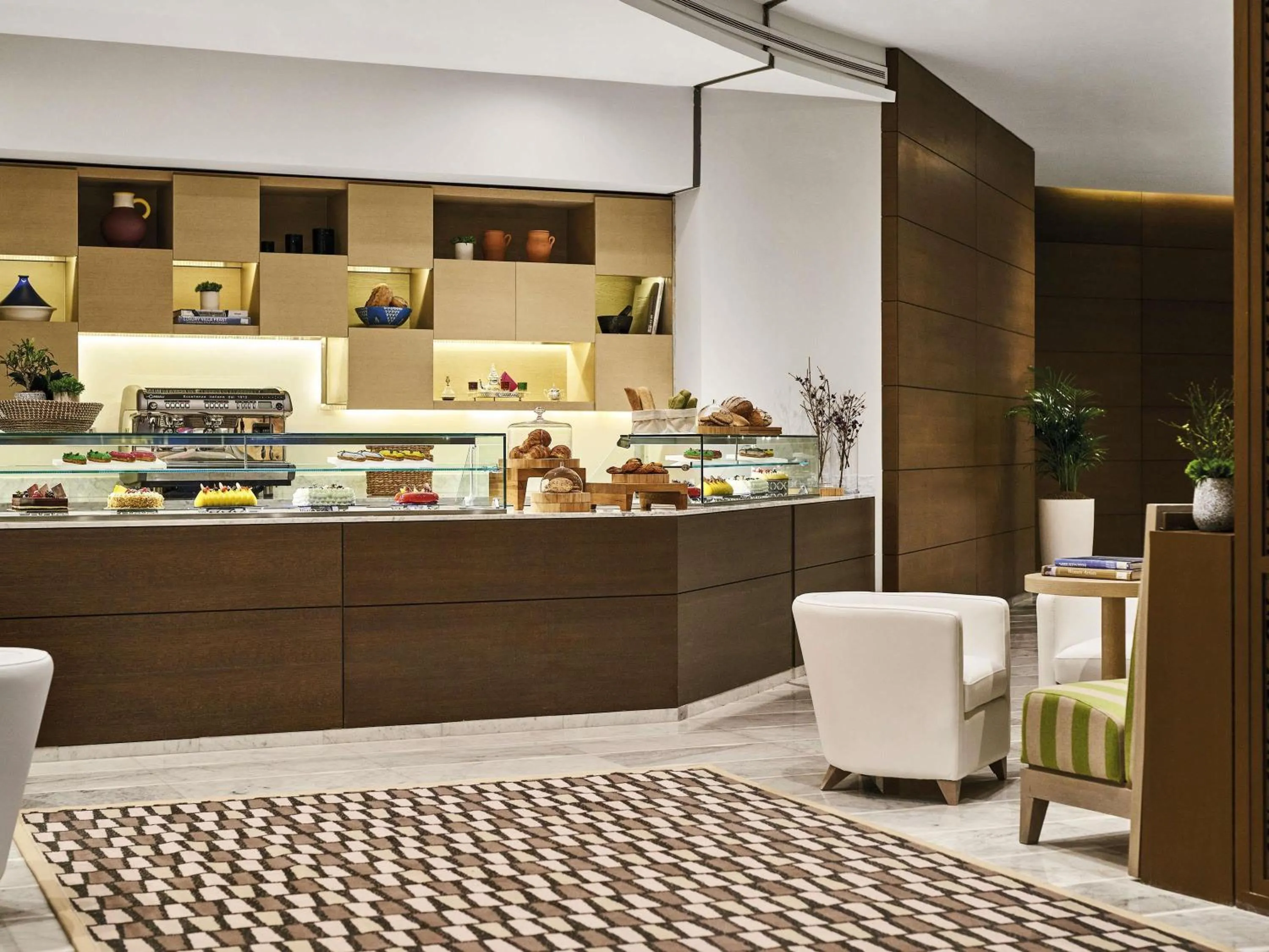 Restaurant/places to eat in Pullman Doha West Bay