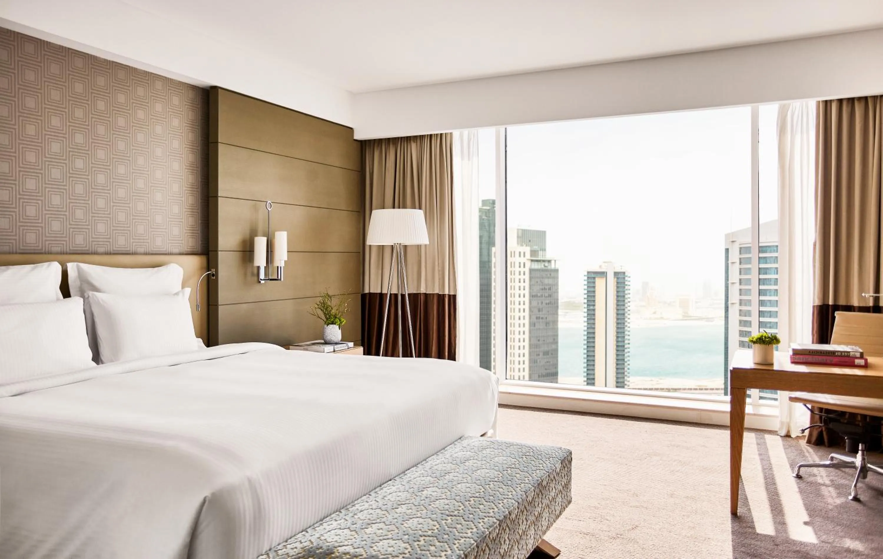Property building, Bed in Pullman Doha West Bay