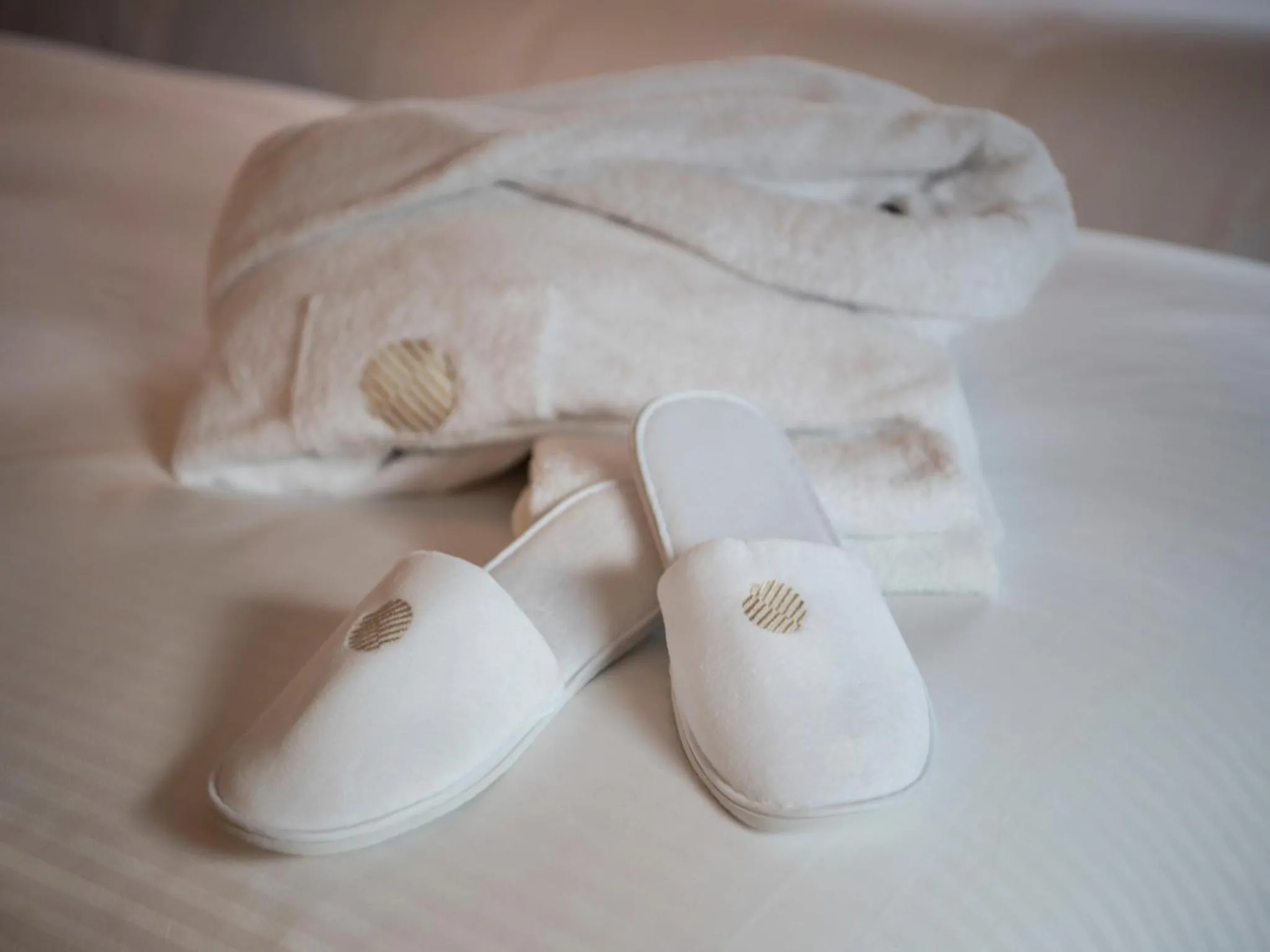 Bed in Pullman Doha West Bay