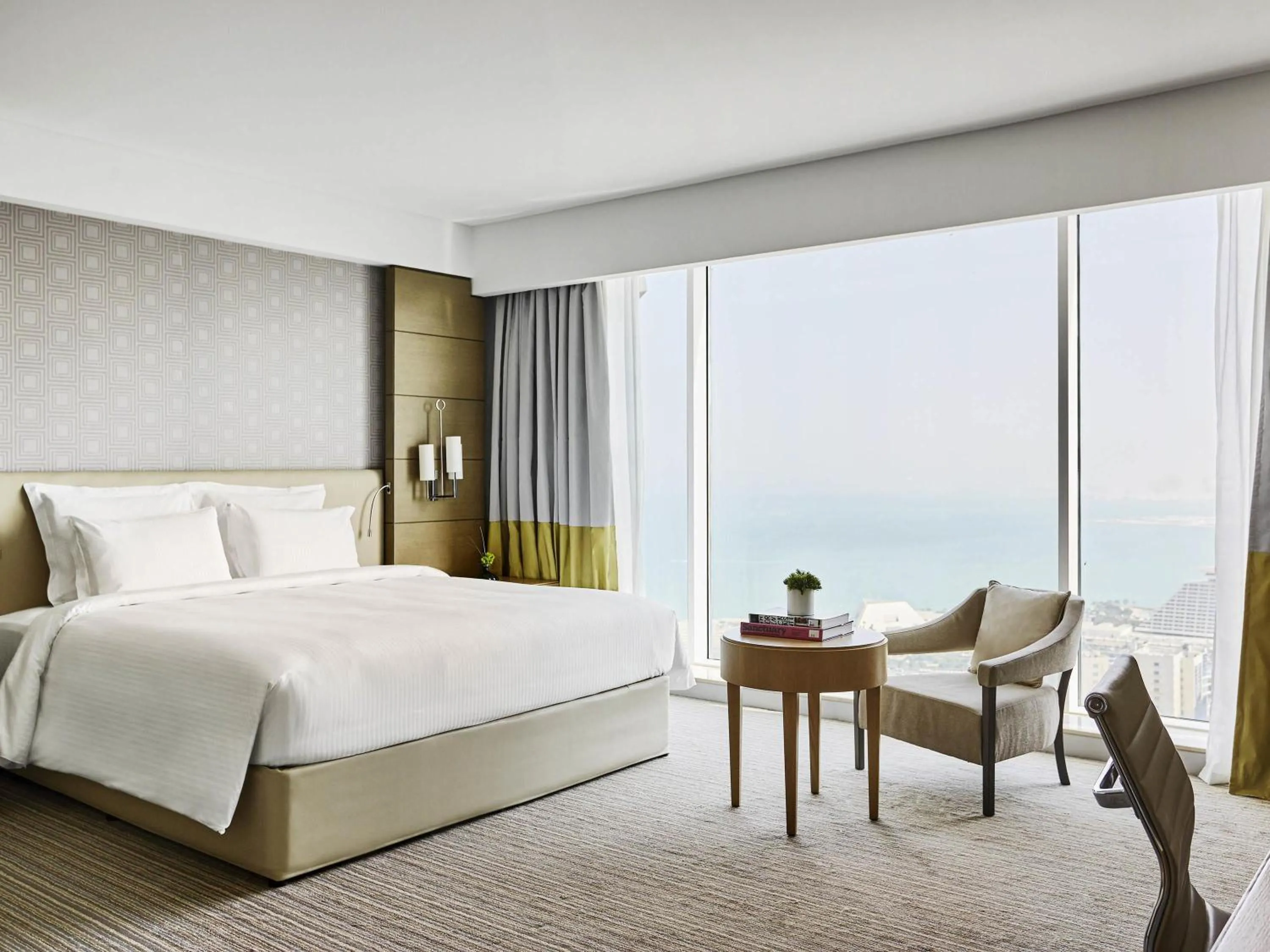 Photo of the whole room, Bed in Pullman Doha West Bay