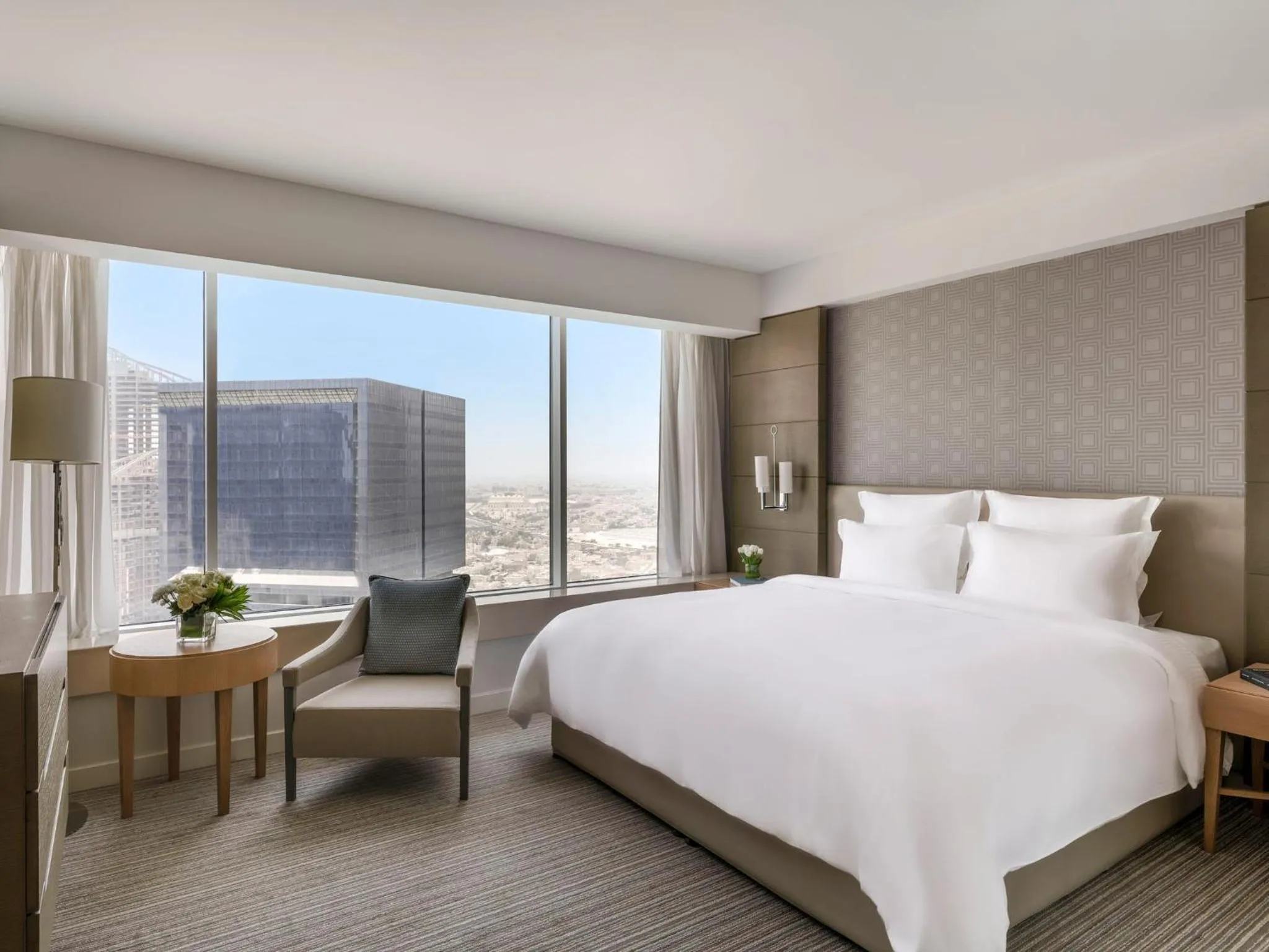 Property building, Bed in Pullman Doha West Bay