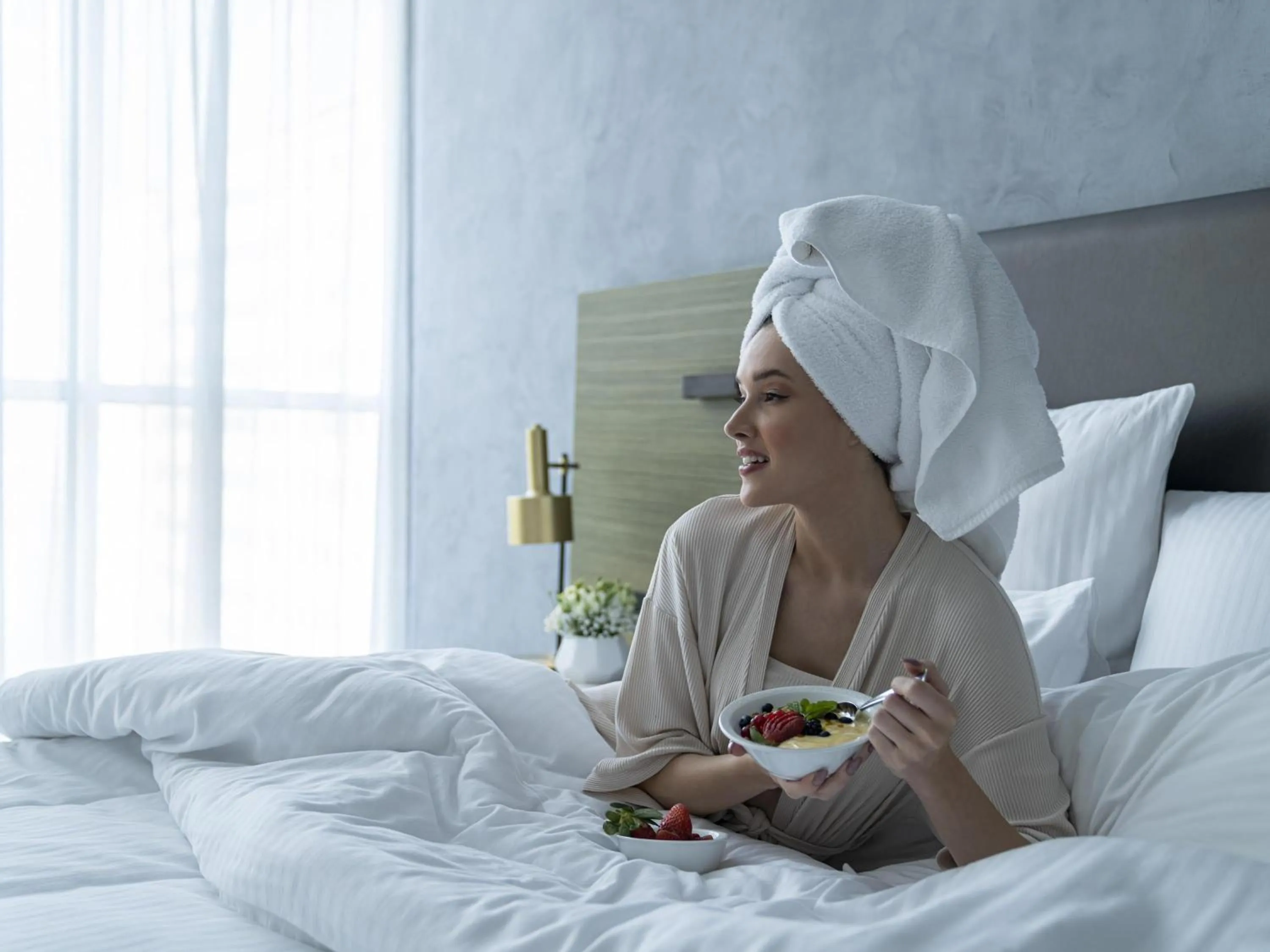 Bedroom, Bed in Pullman Sharjah