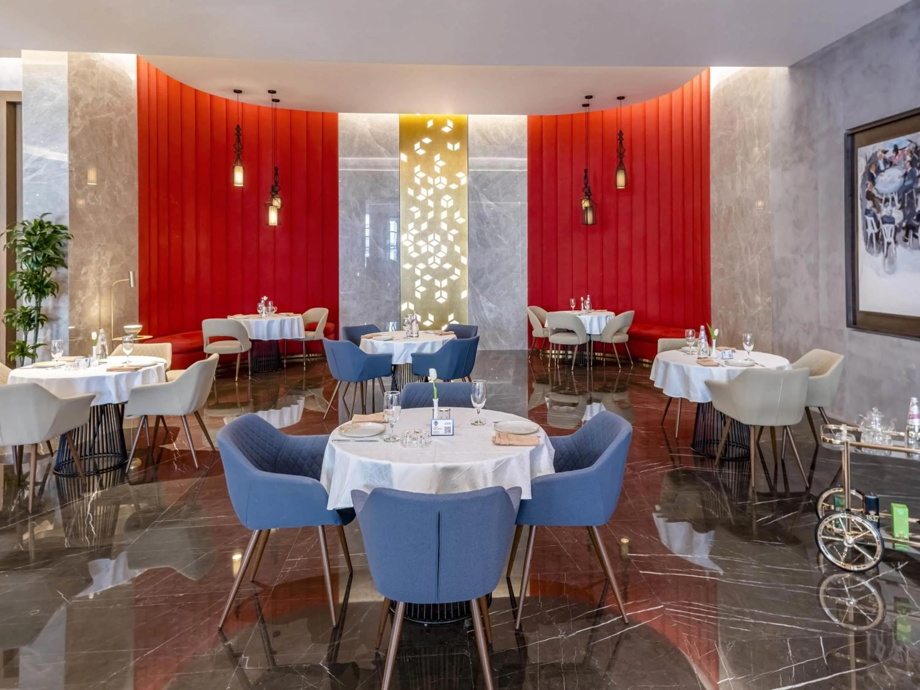 Restaurant/places to eat in Pullman Sharjah