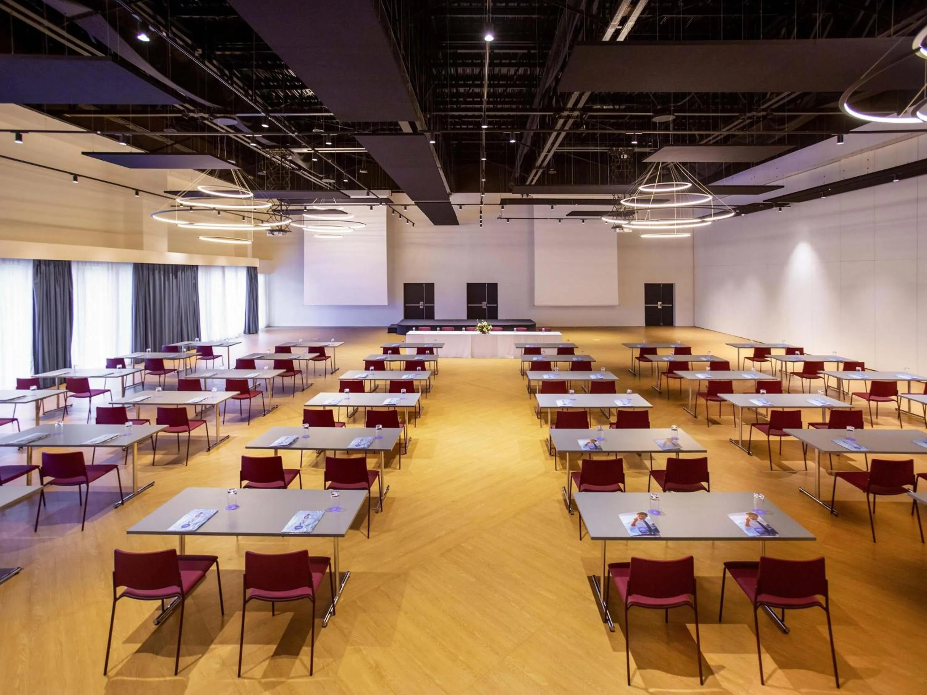 Meeting/conference room in Novotel Convention And Spa