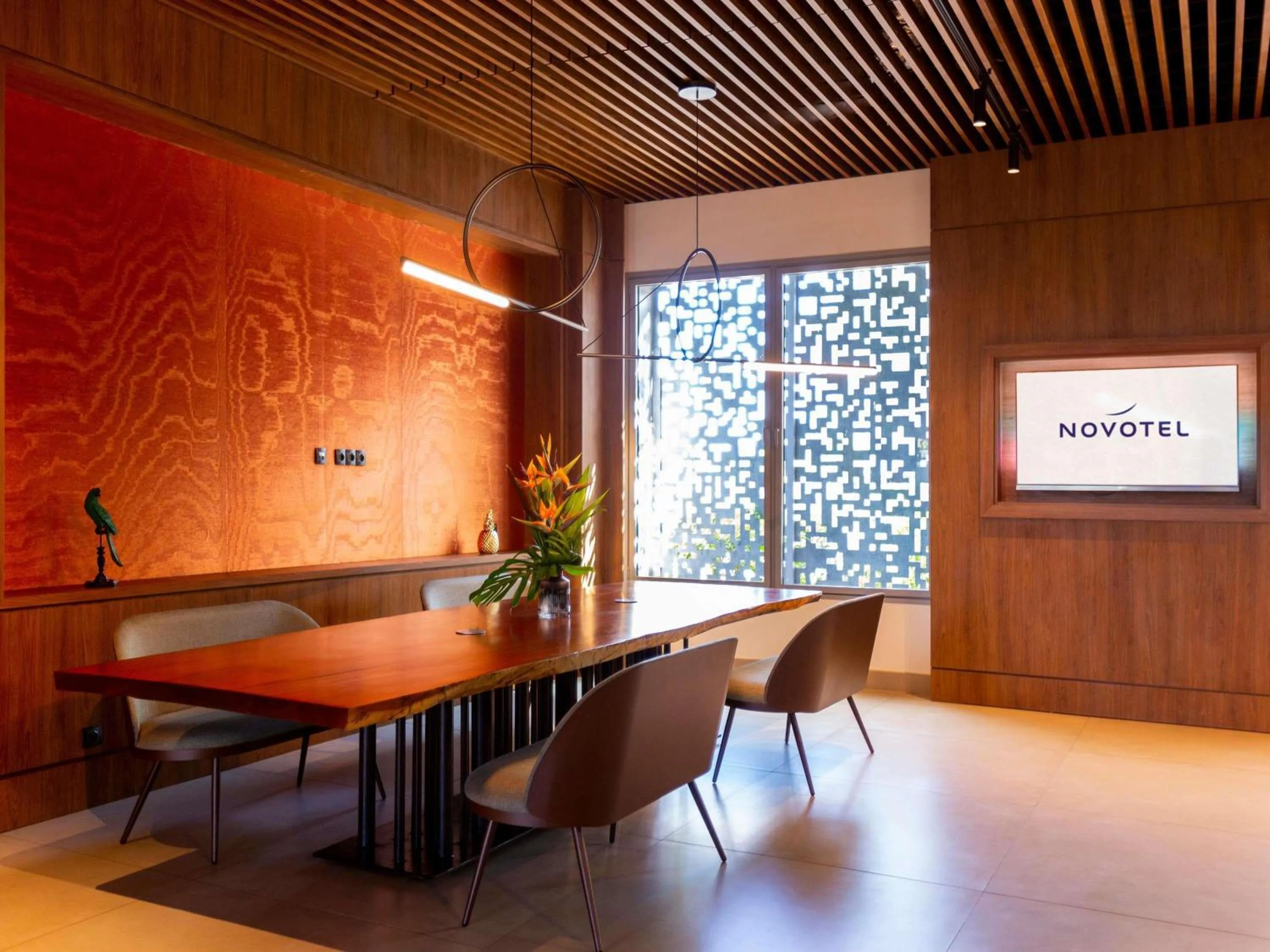 Lounge or bar in Novotel Convention And Spa