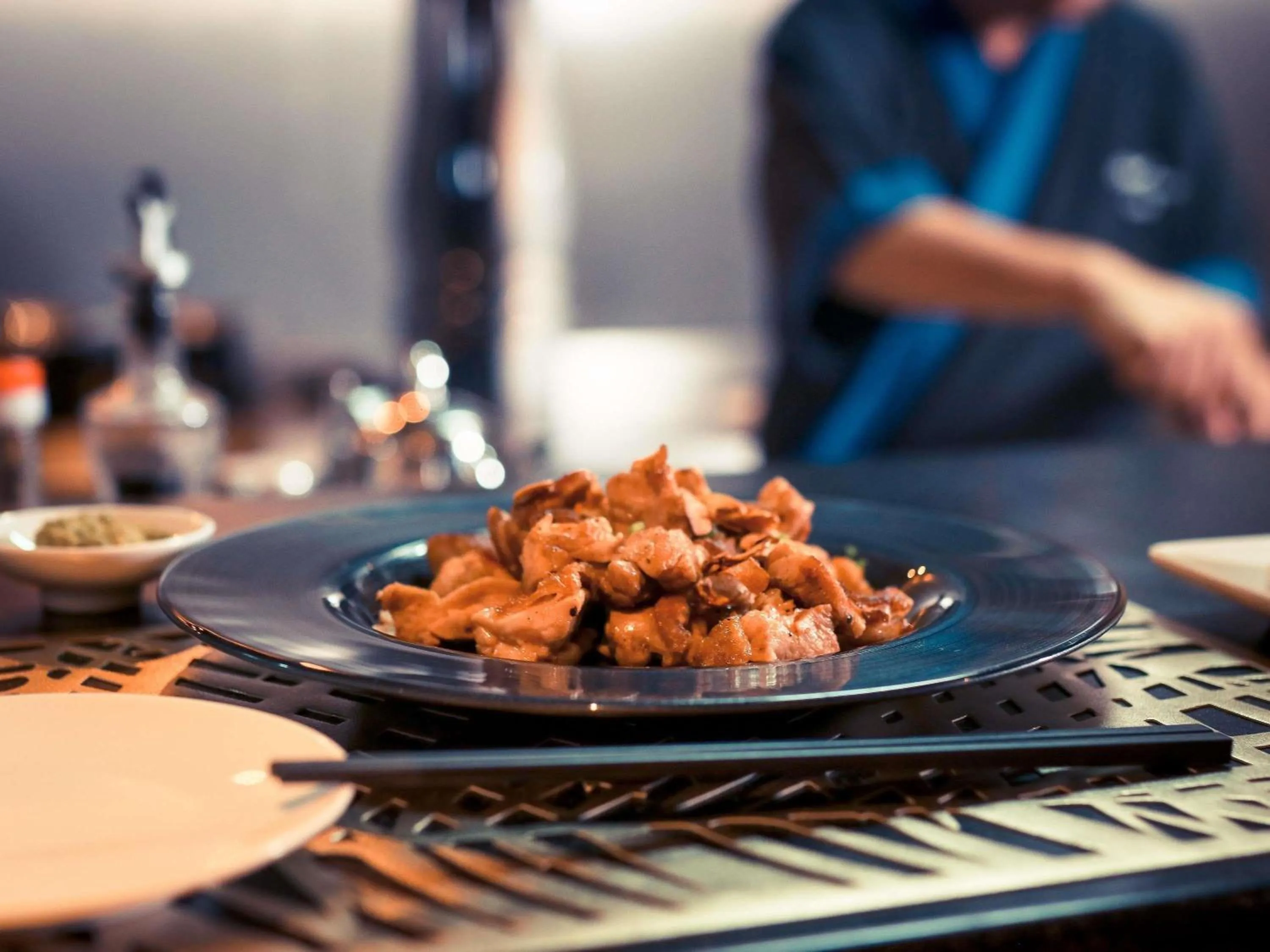 Restaurant/places to eat in Novotel Convention And Spa