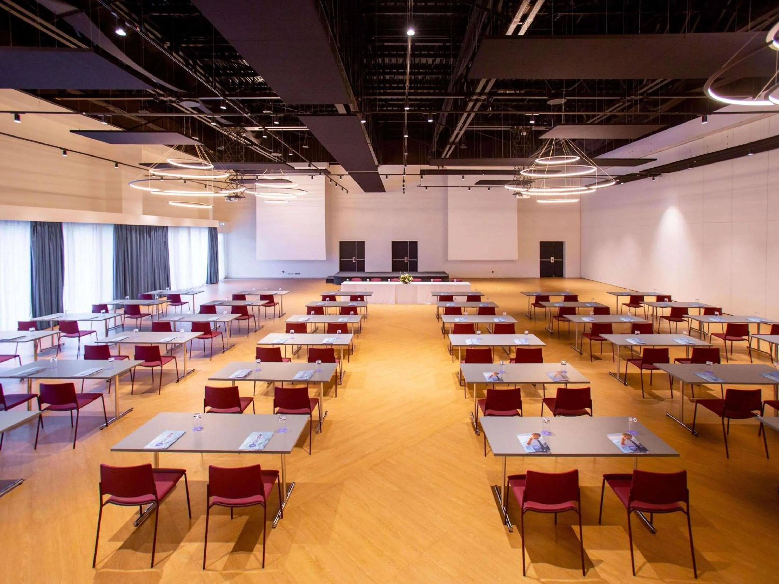 Meeting/conference room in Novotel Convention And Spa