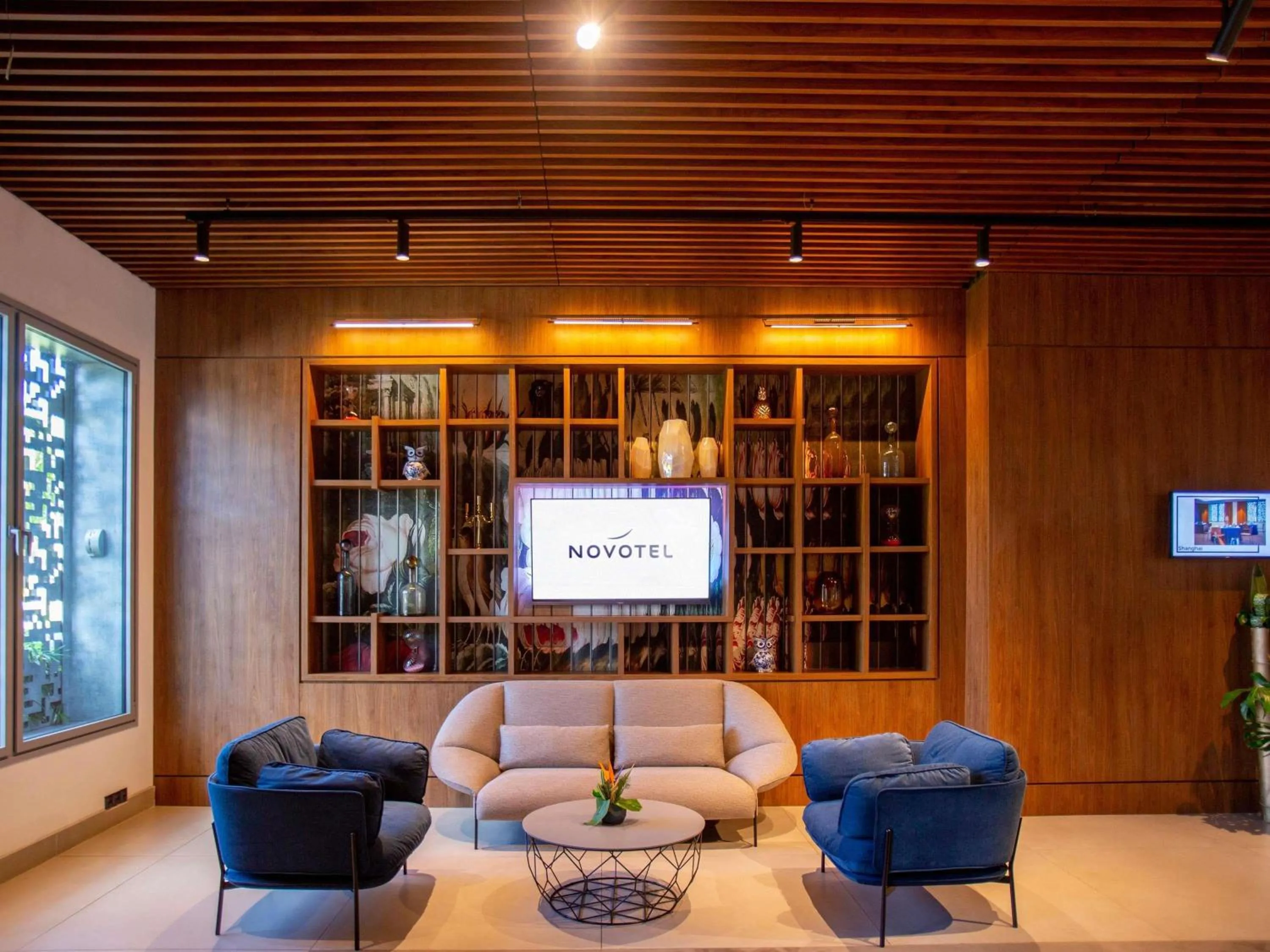 Lounge or bar in Novotel Convention And Spa