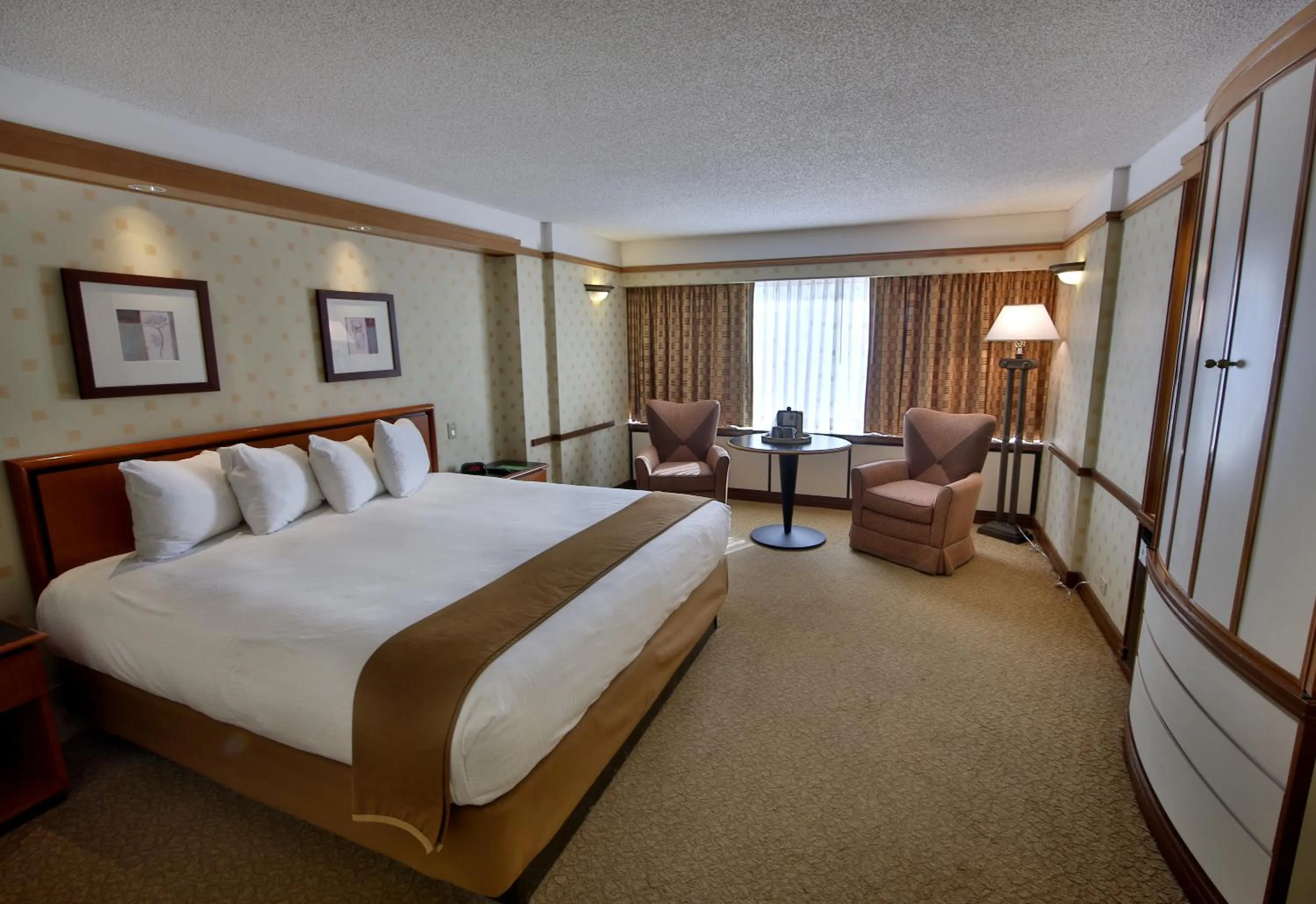 Bed in Bally's Atlantic City Hotel & Casino