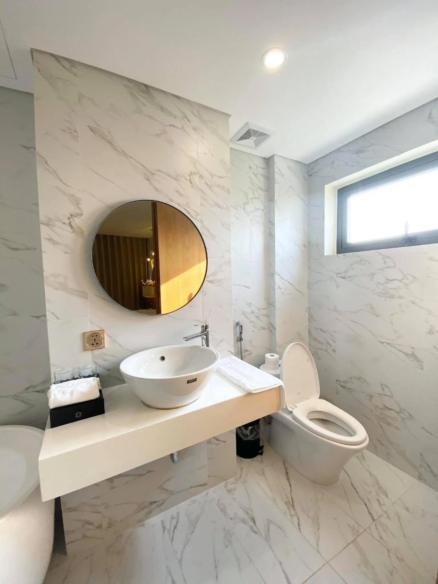 Bathroom in Maple Suite Hotel & Apartment