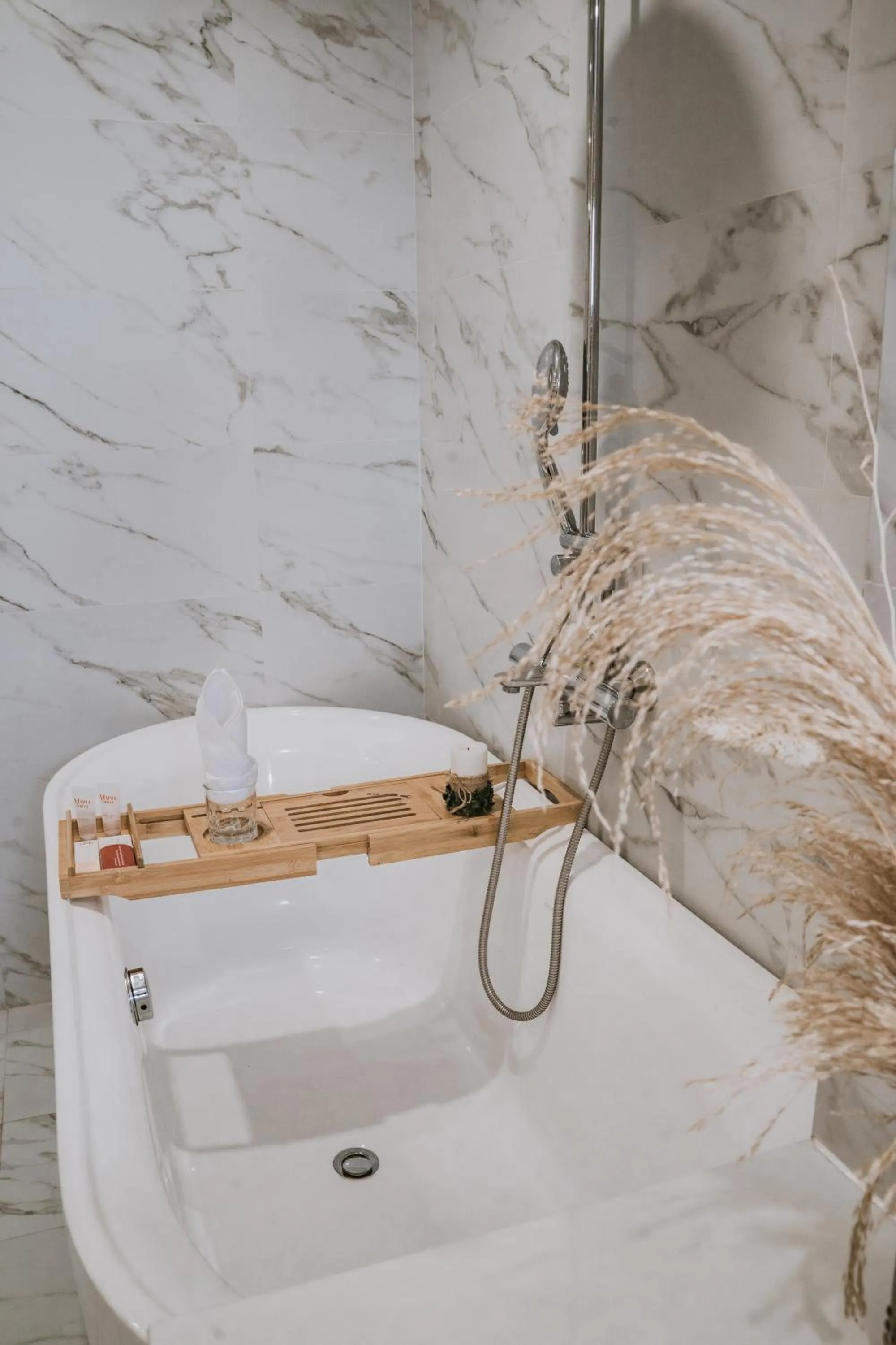 Bathroom in Maple Suite Hotel & Apartment