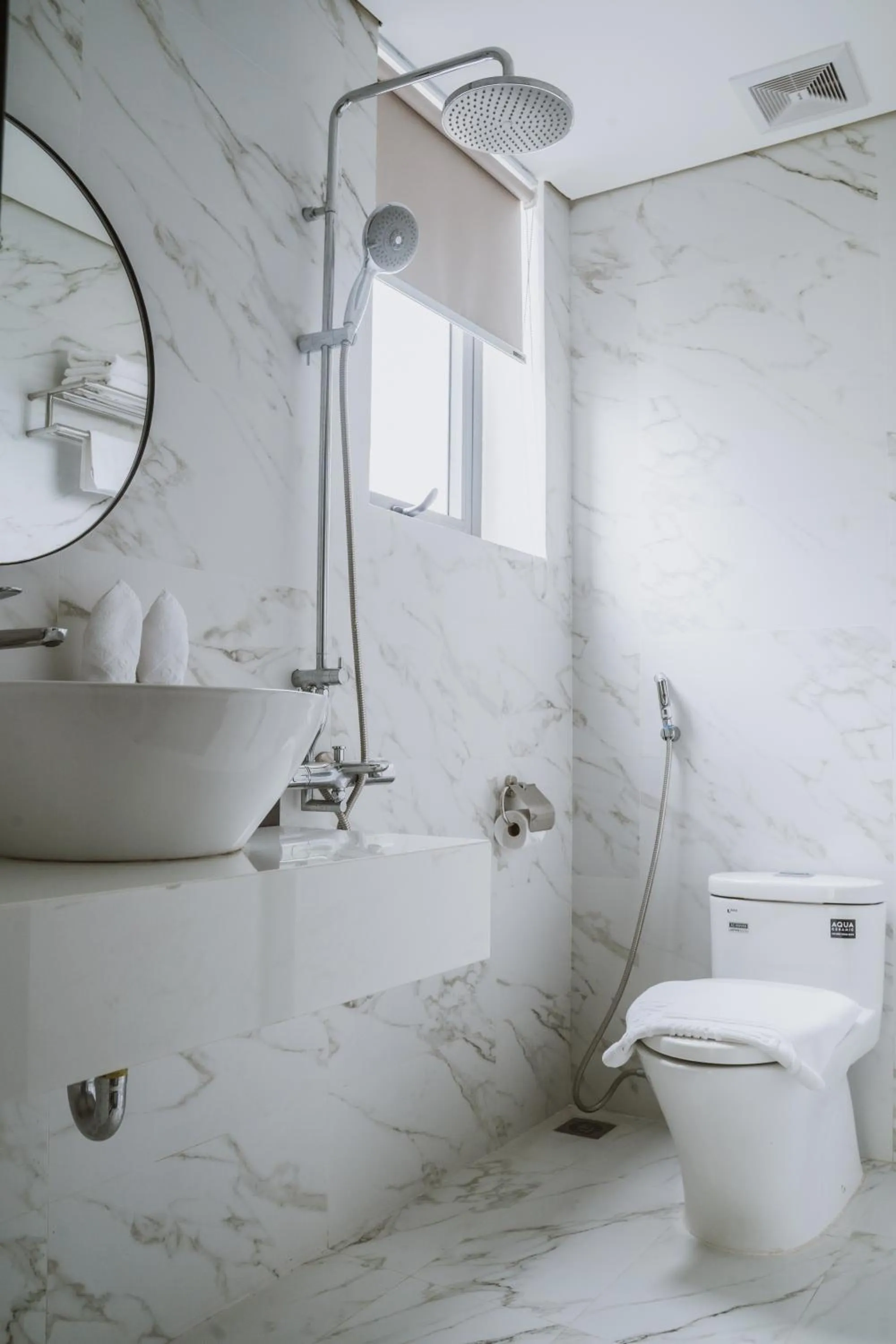 Bathroom in Maple Suite Hotel & Apartment