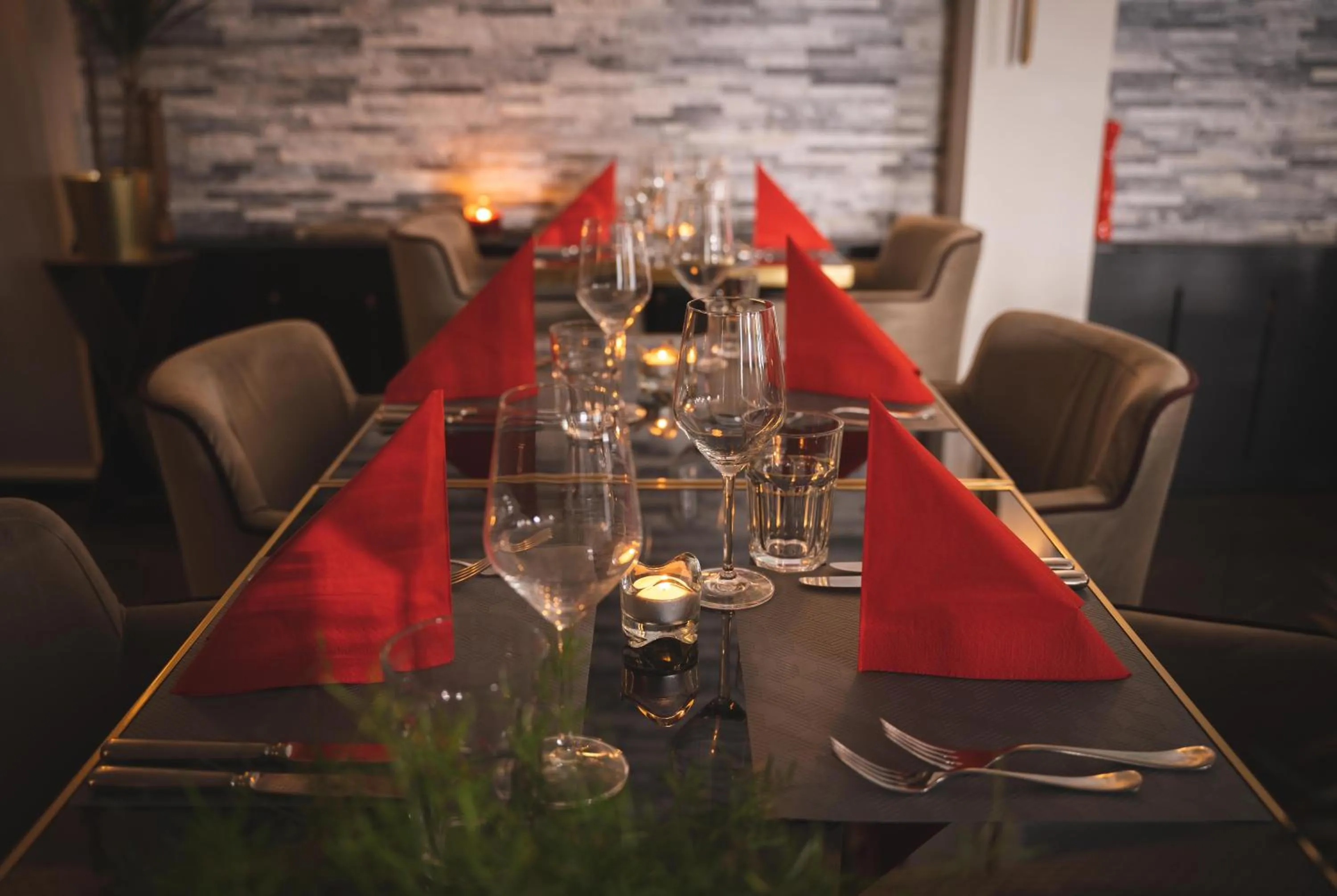 Restaurant/places to eat in My Home Hotel - Free Parking