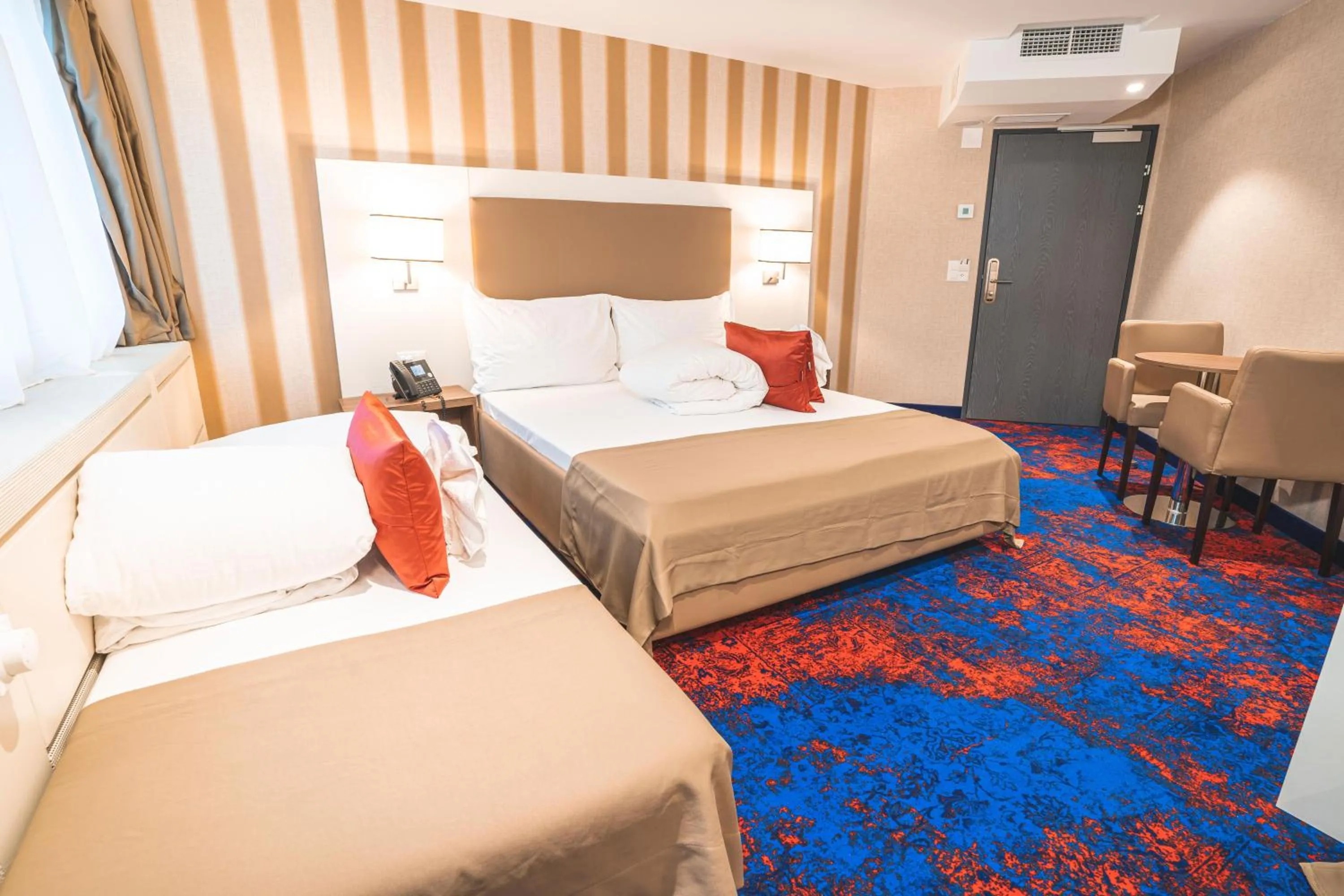 Bed in My Home Hotel - Free Parking