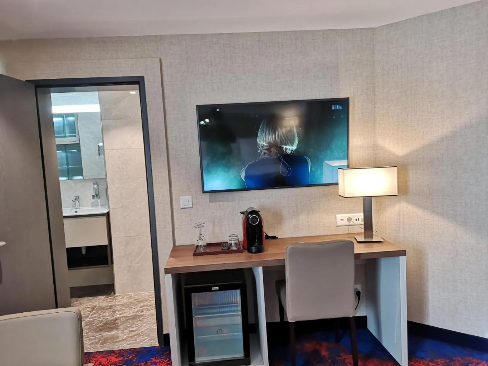 My Home Hotel - Free Parking